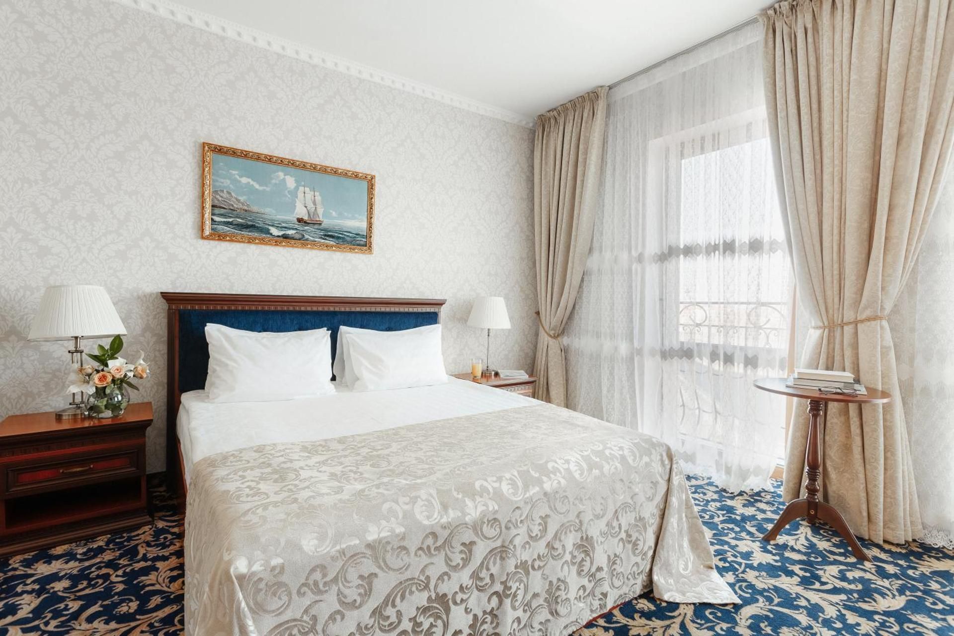 Business Room with French Balcony
