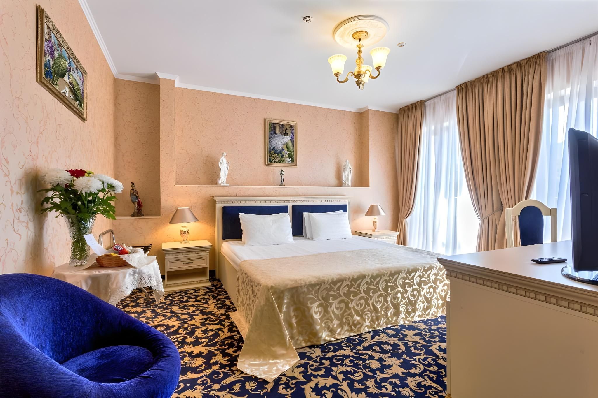 Grand Deluxe