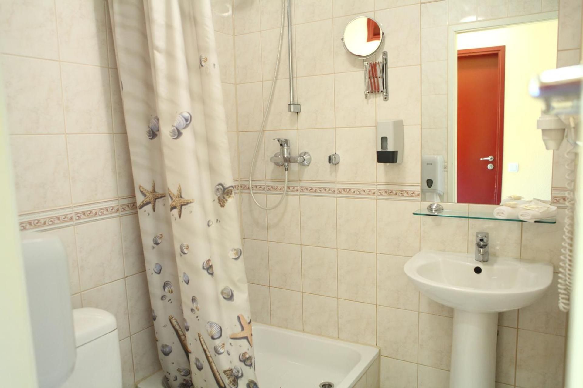 Triple Room with Private Bathroom