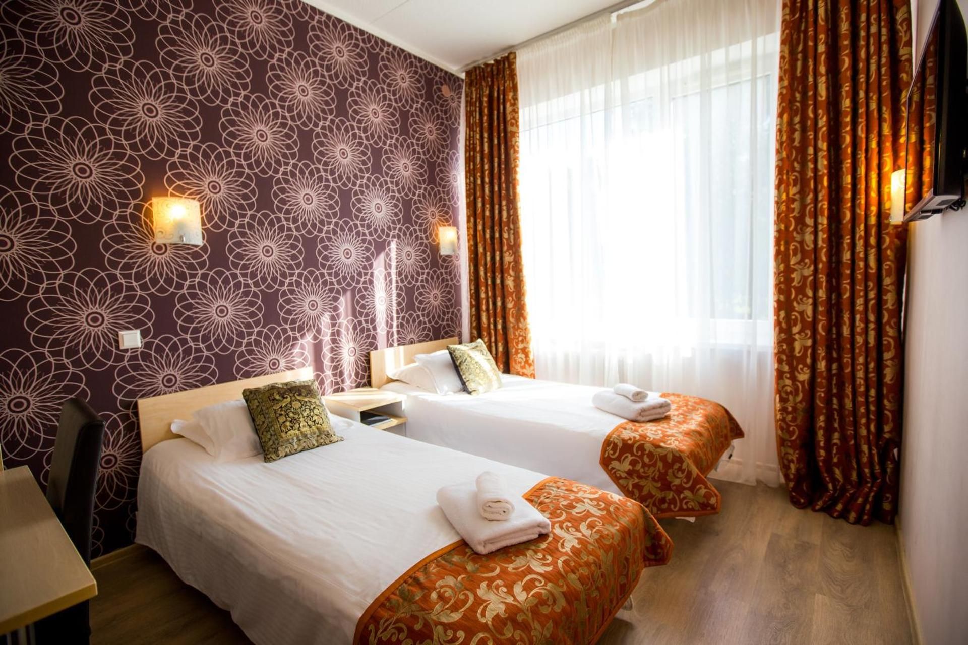 Twin Room with Private Bathroom