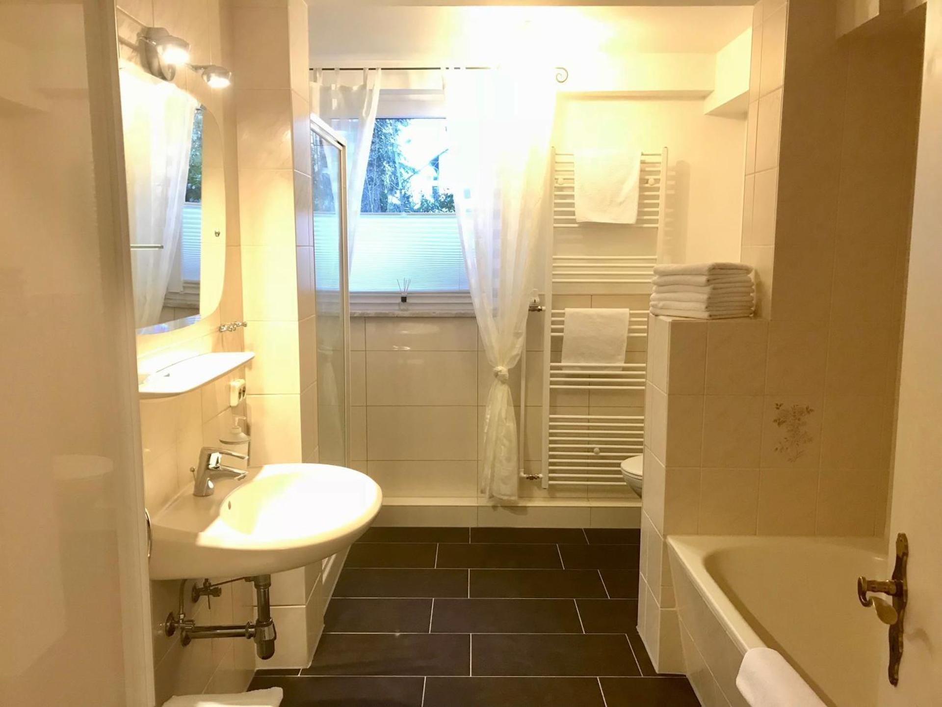 Comfort Two-Bedroom Apartment with Terrace (2-4 Adults)