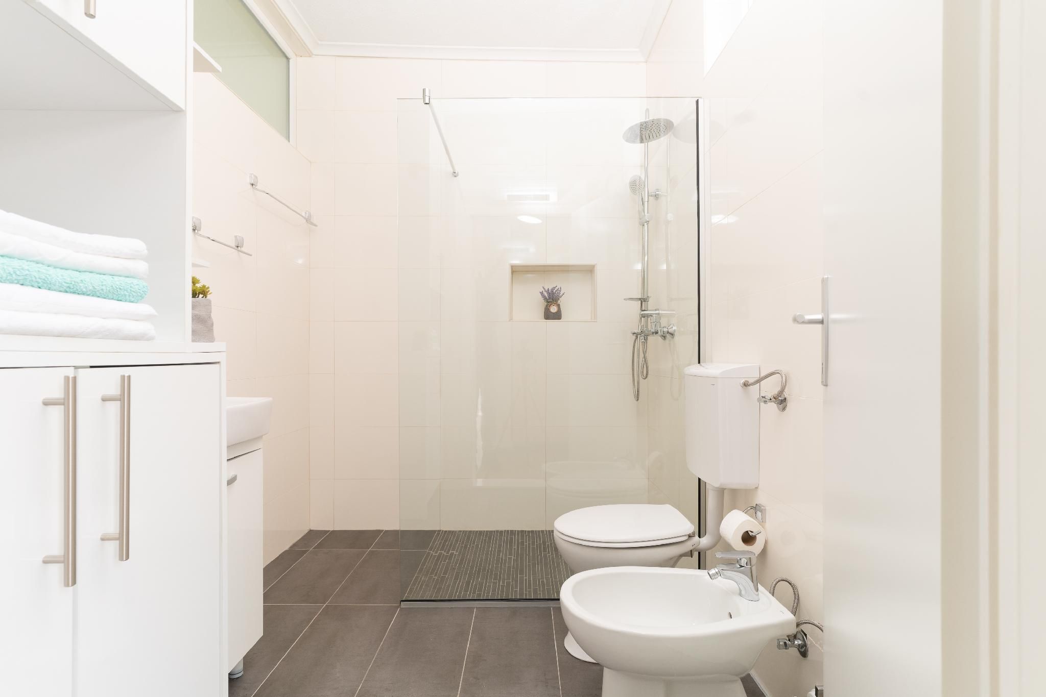 Pure Sky Apartments - with pool Pool Access Suite