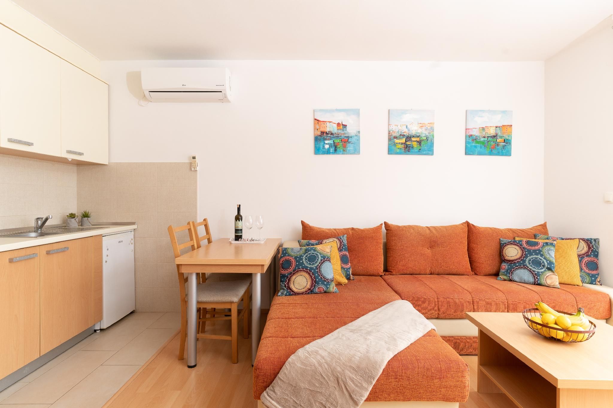 Pure Sky Apartments - with pool Pool View Apartment