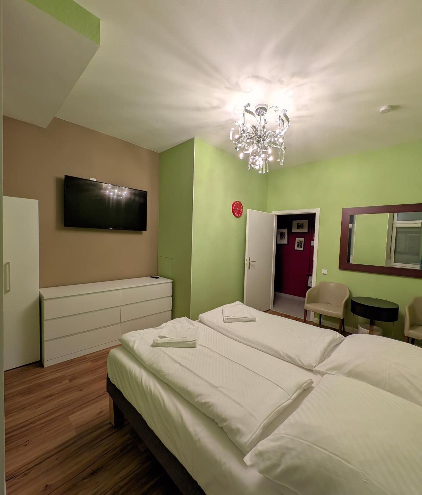 Deluxe Two-Bedroom Apartment with Garden View