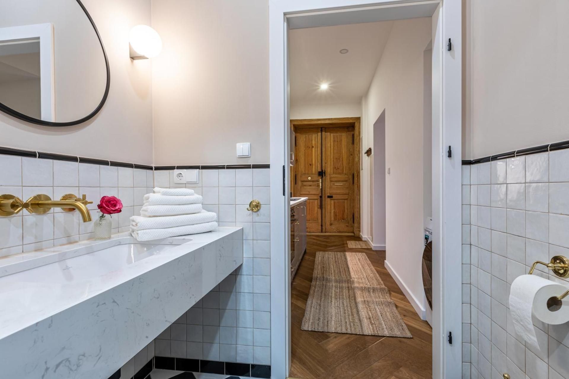One-Bedroom Apartment with Terrace
