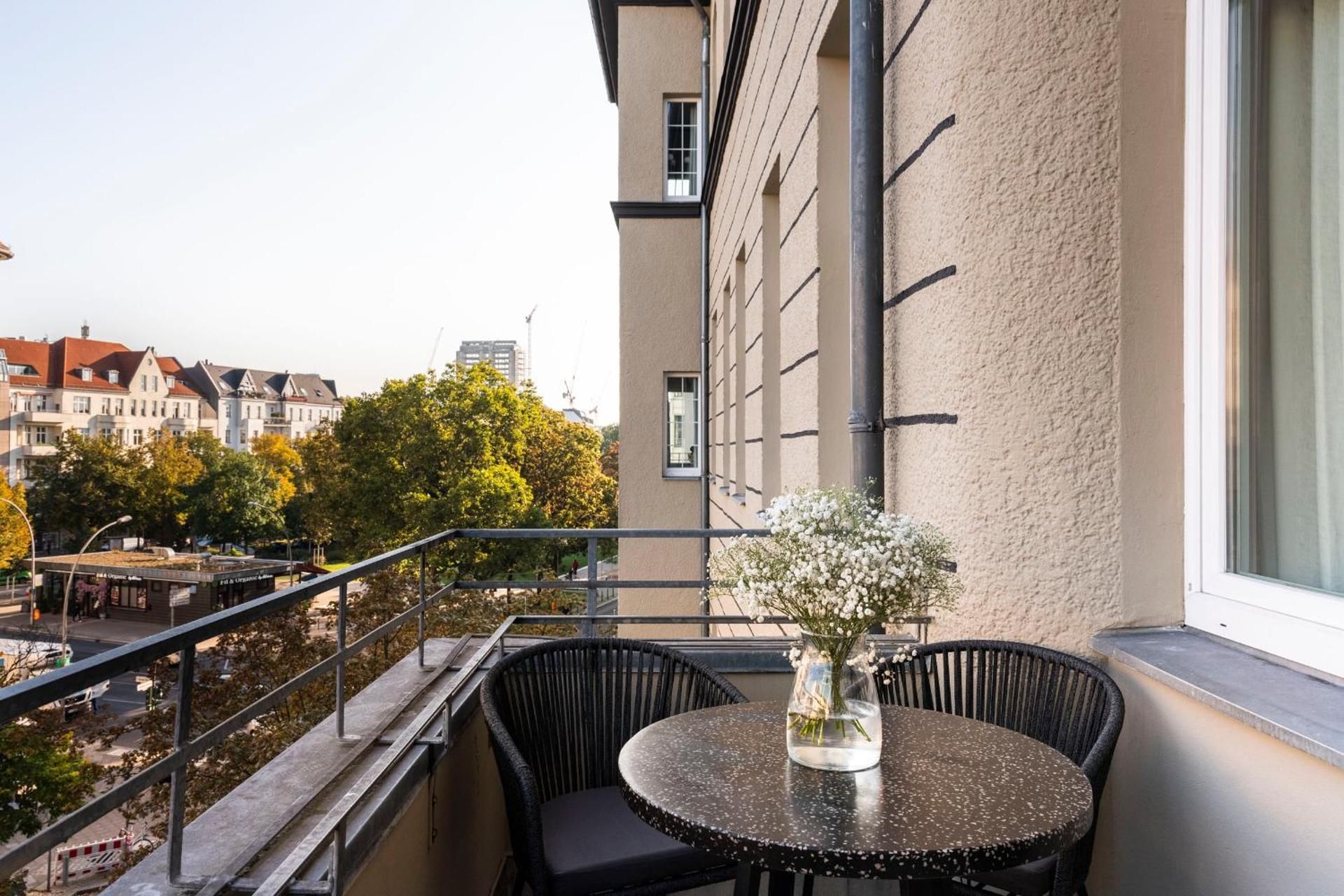 Medium Room with Balcony