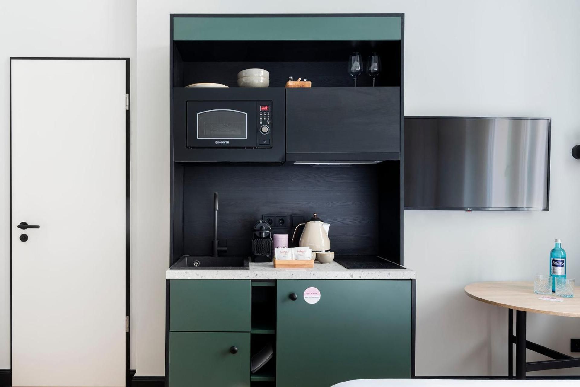 Medium Studio with Kitchenette