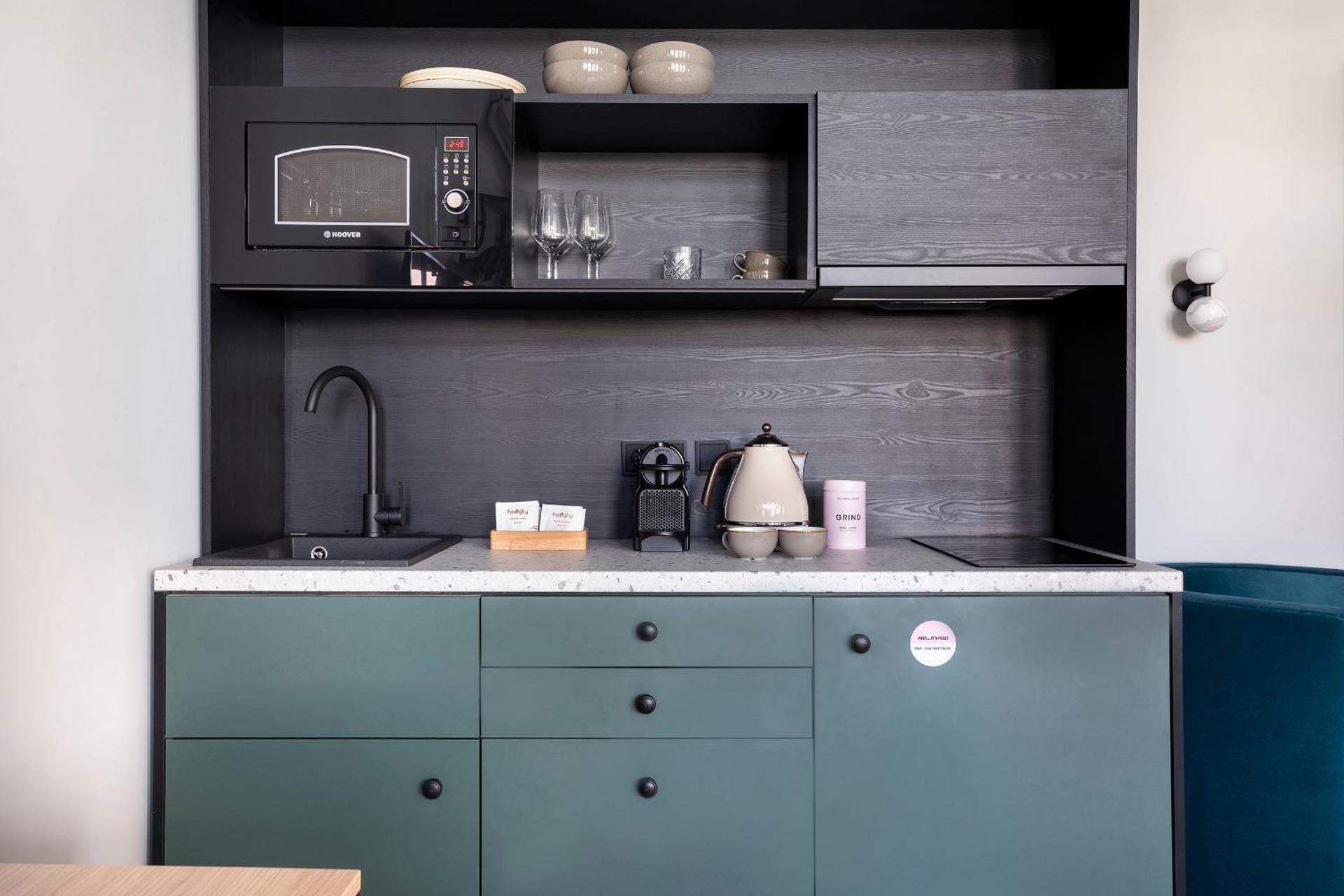 Large Studio with Kitchenette, Balcony and Sofa Bed