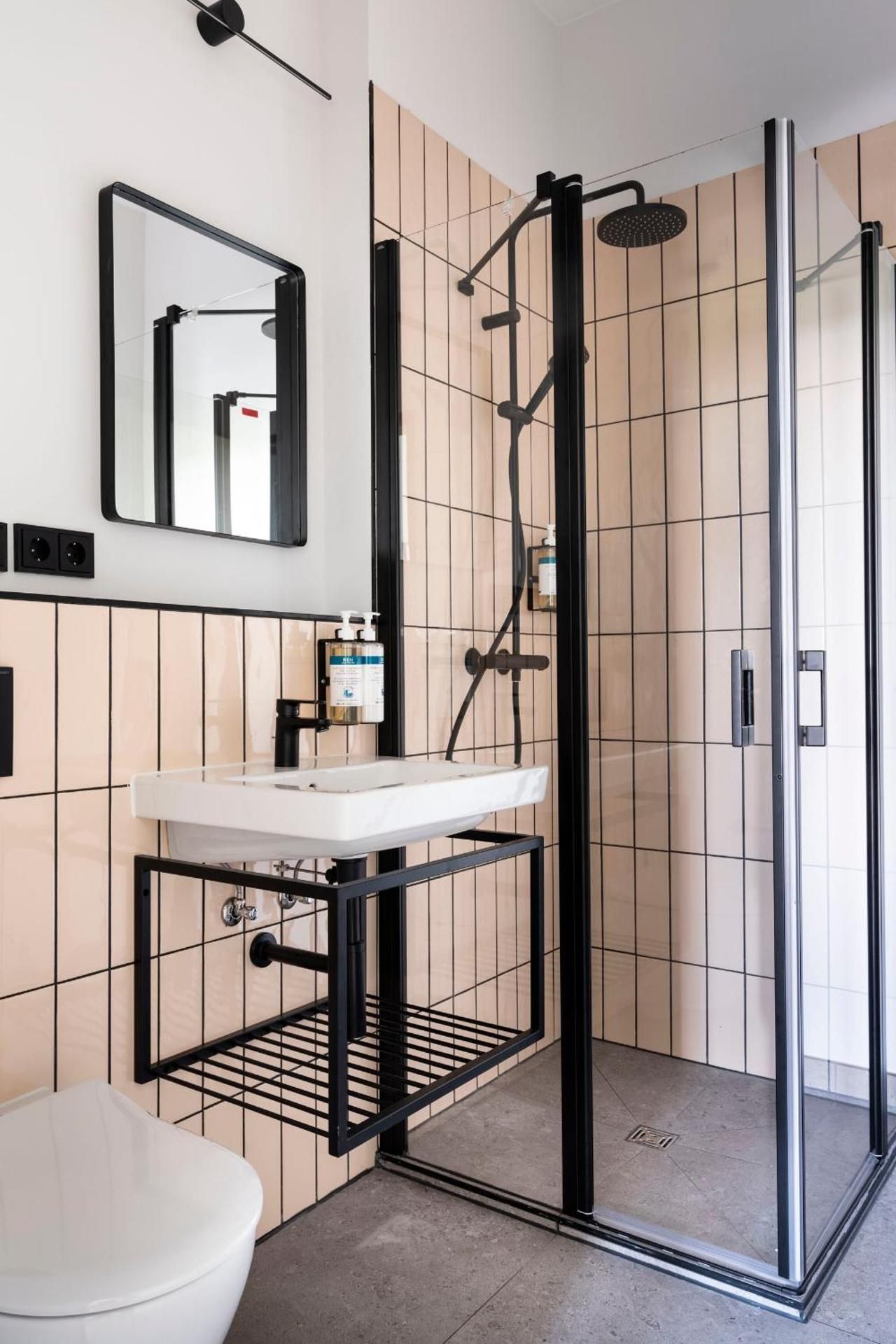 Large Studio with Kitchenette, Balcony and Sofa Bed