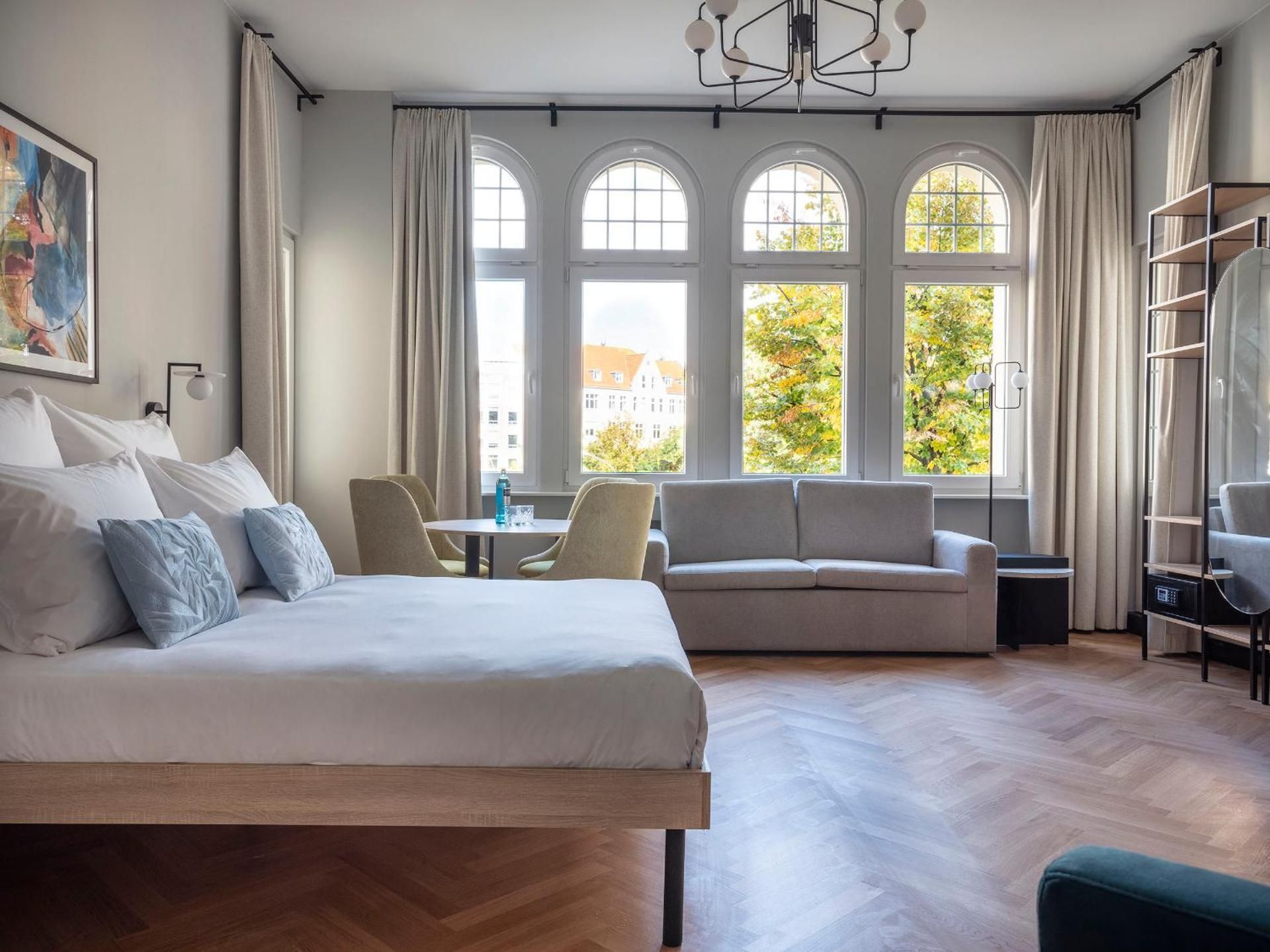 Large Studio with Kitchenette, Balcony and Sofa Bed