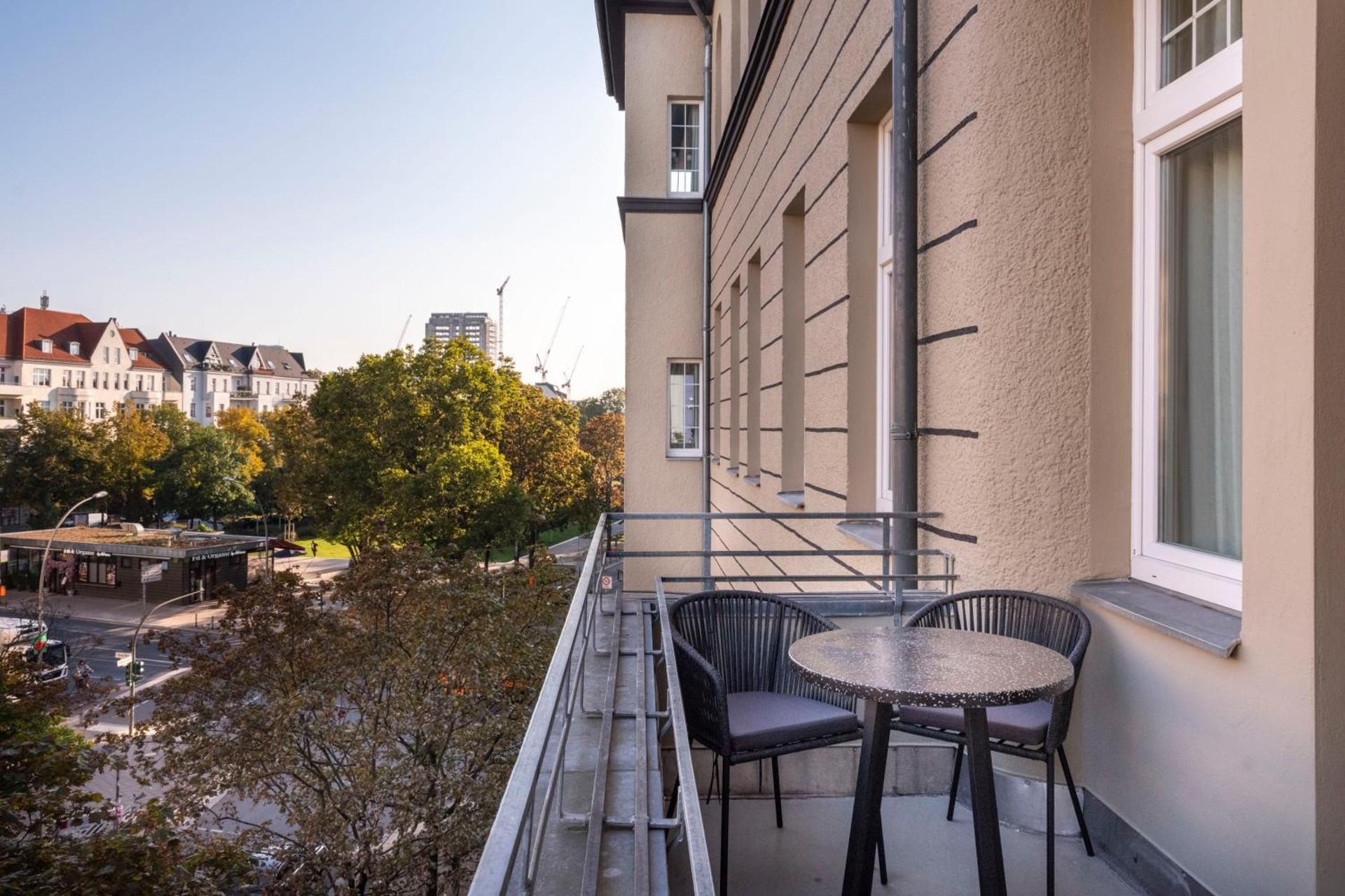 Large Studio with Kitchenette and Balcony
