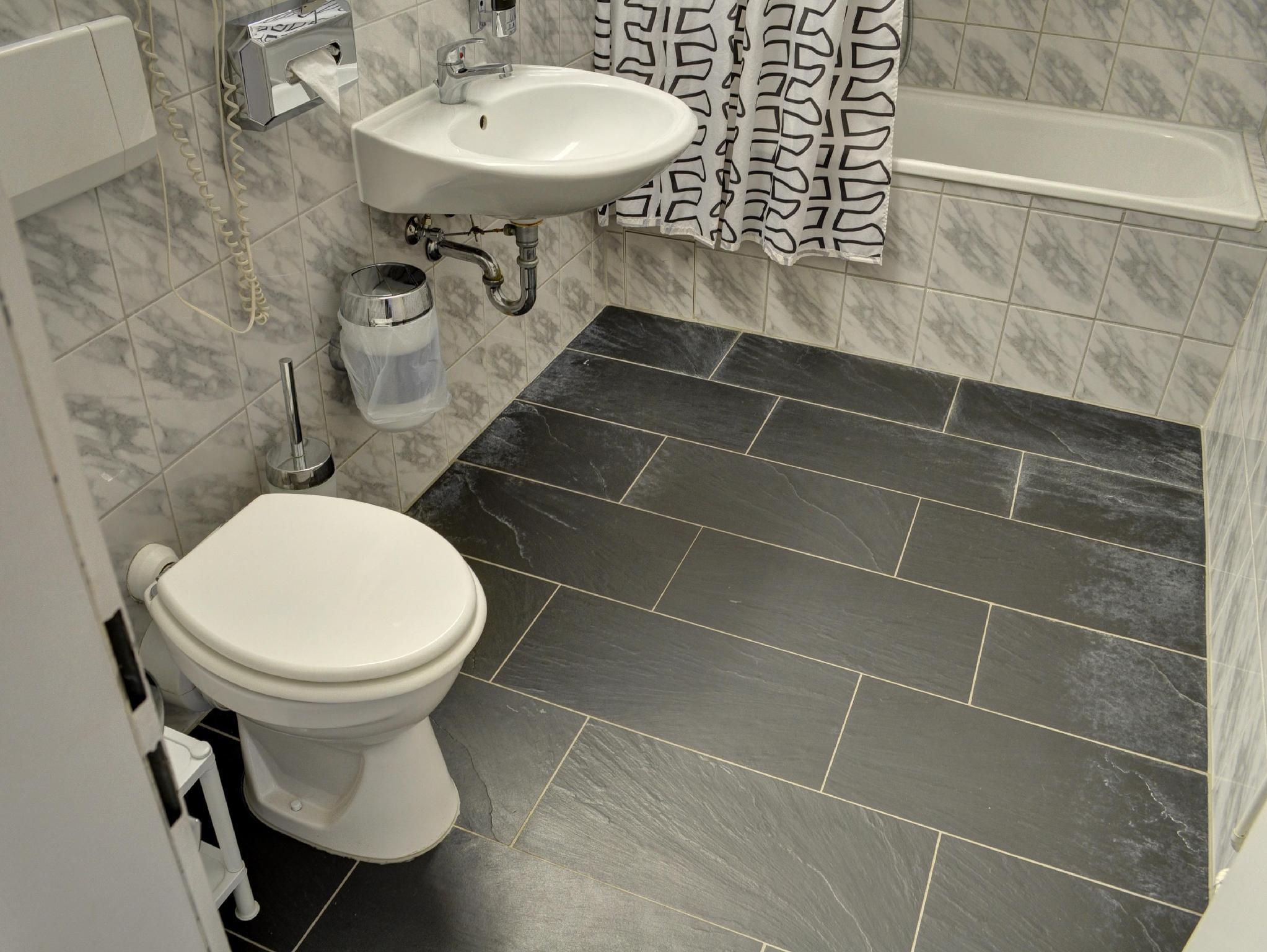 Quad Room