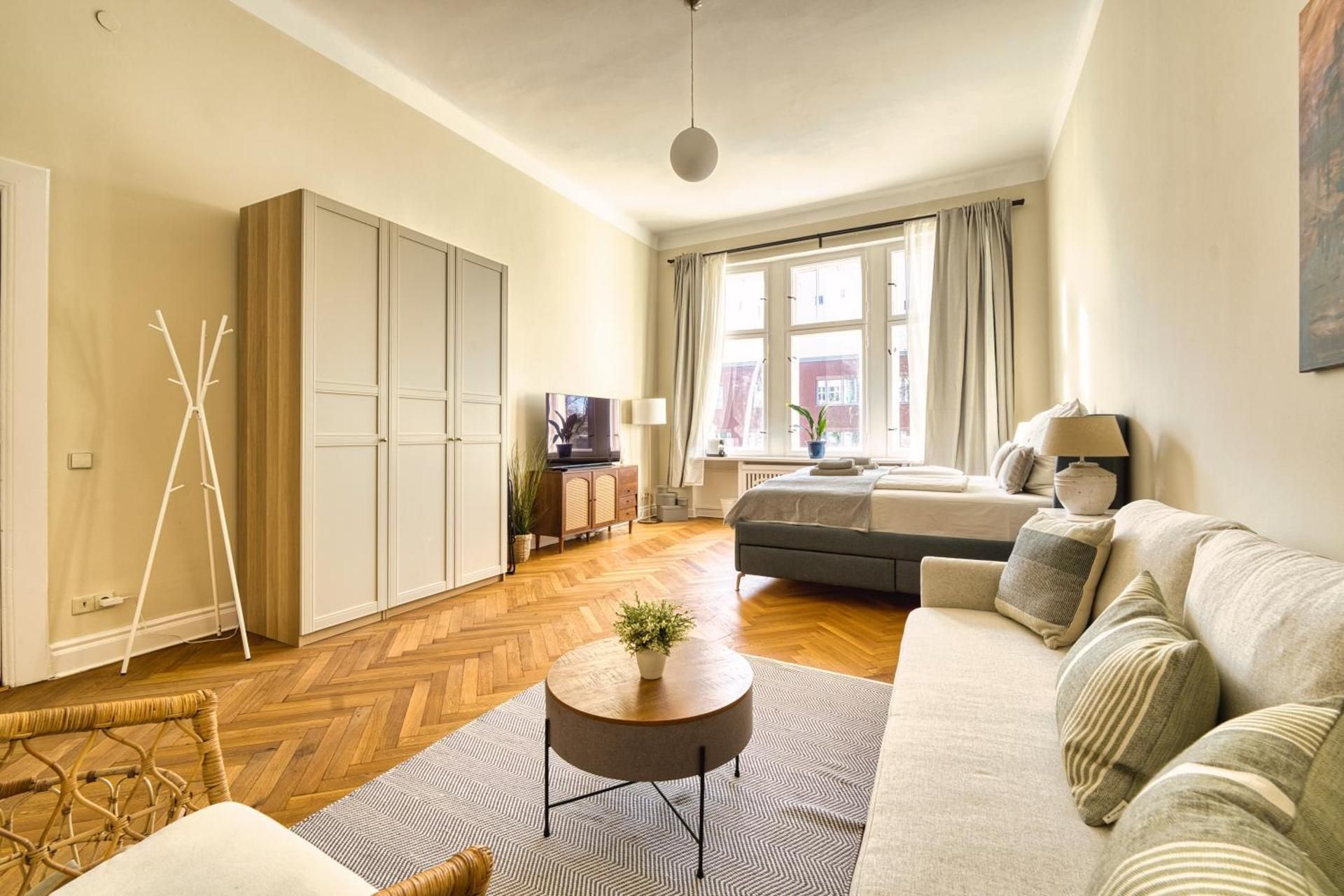 Deluxe King Suite