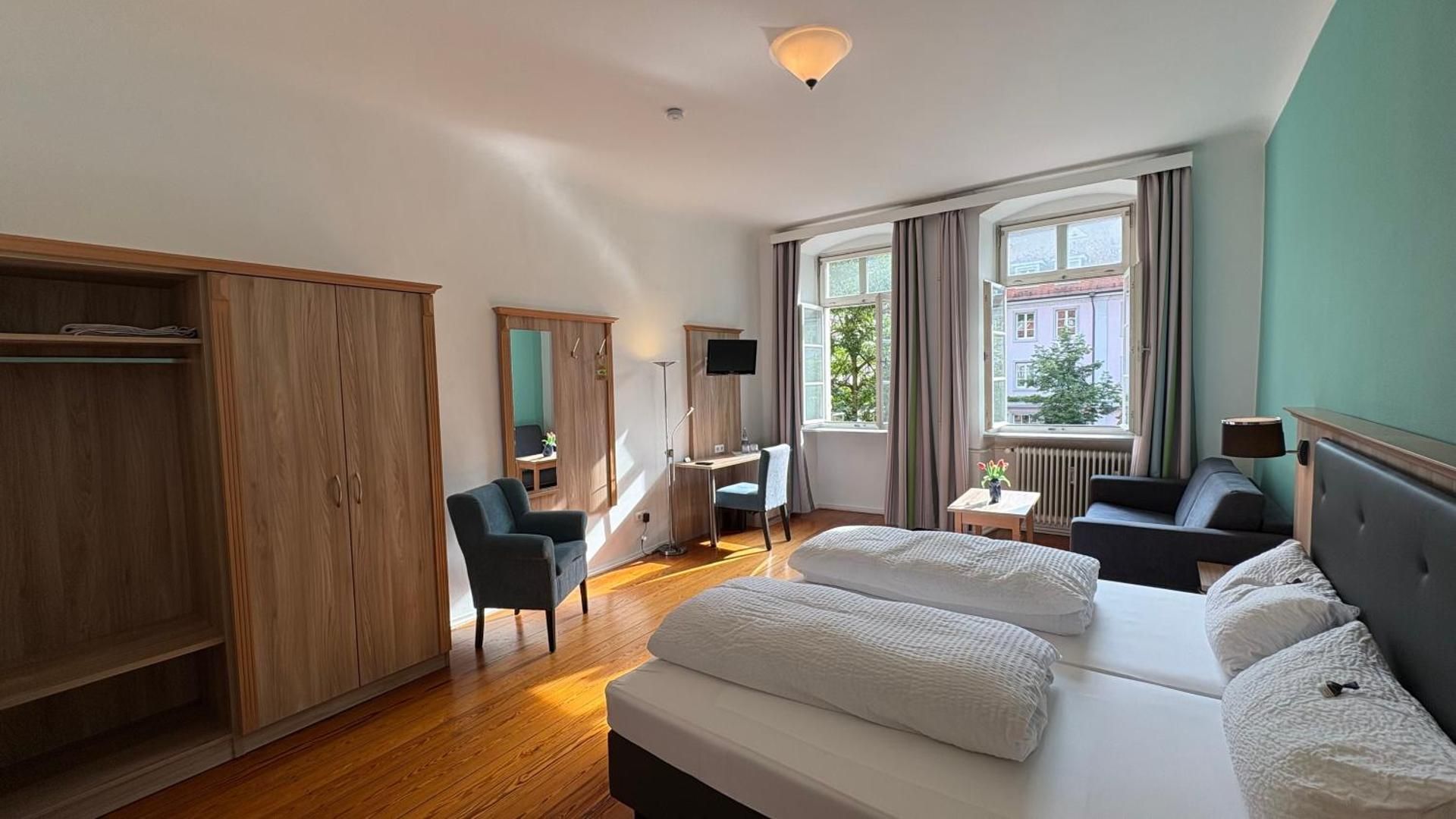 Single Room with Shared Bathroom