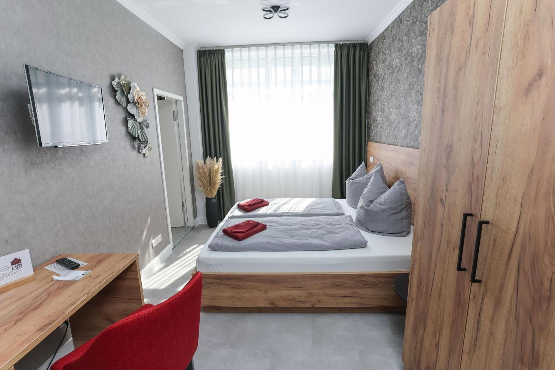 Second Home Hotel Family Room with Bathroom