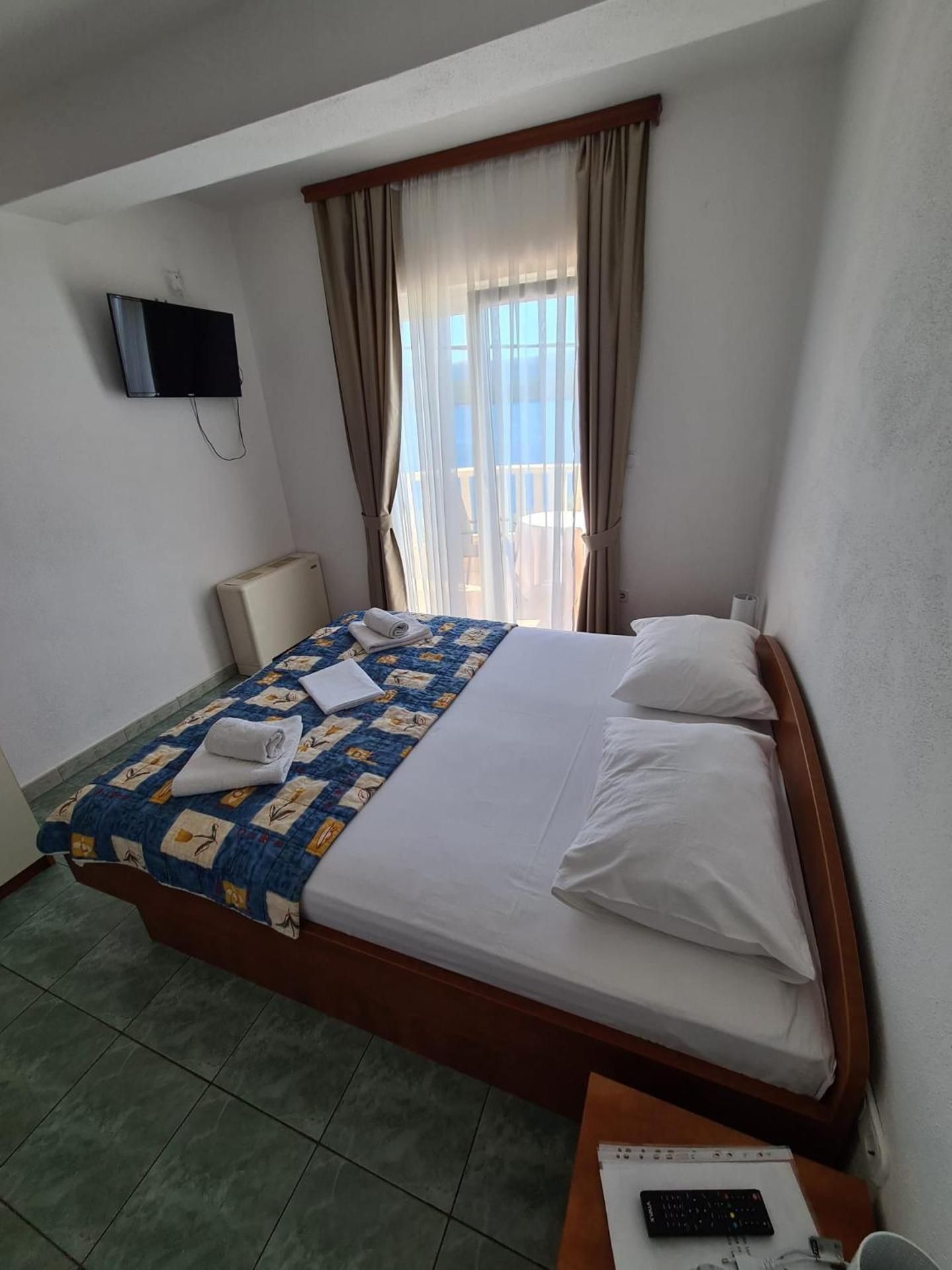 Deluxe Double Room with Balcony and Sea View
