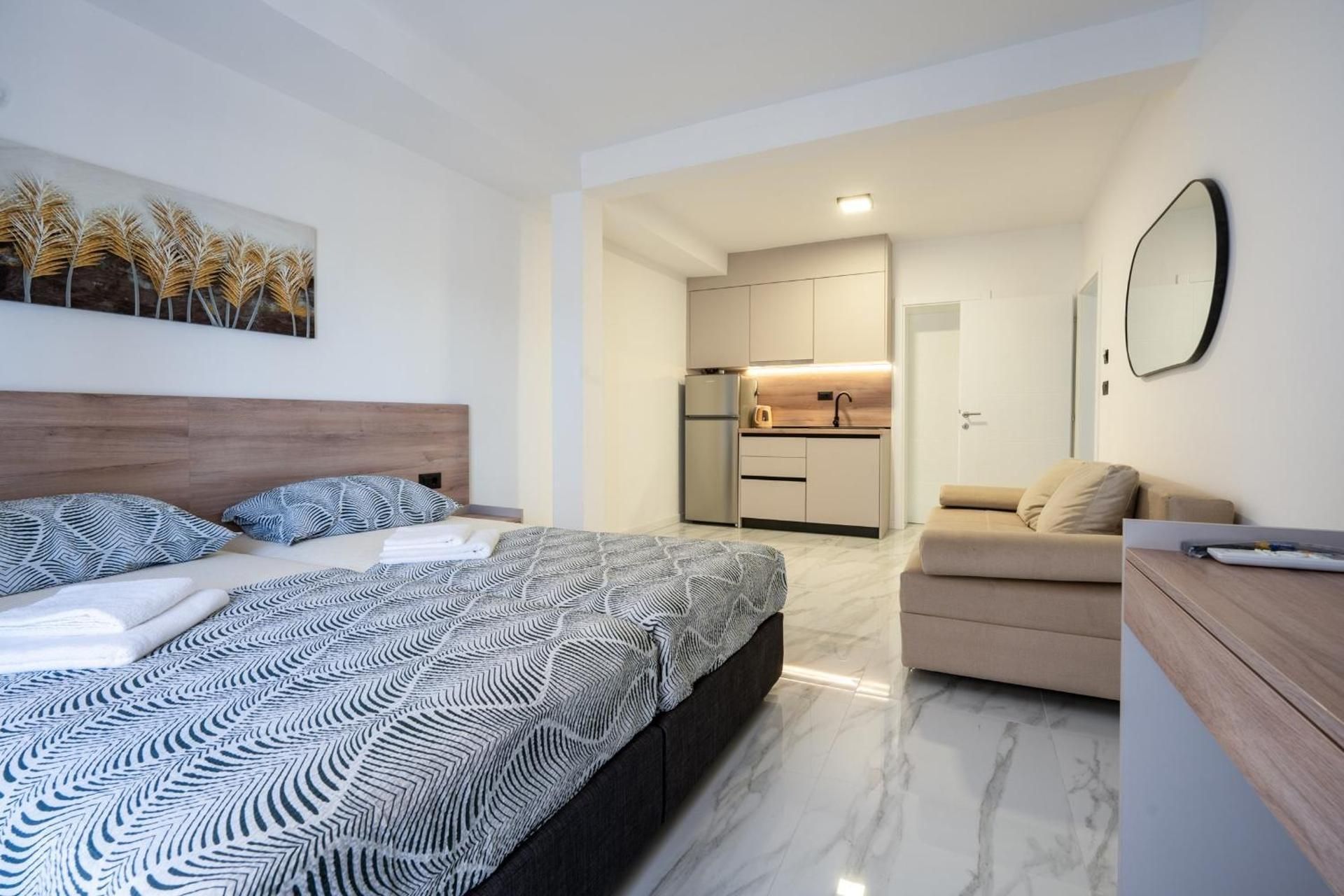 Studio Apartment