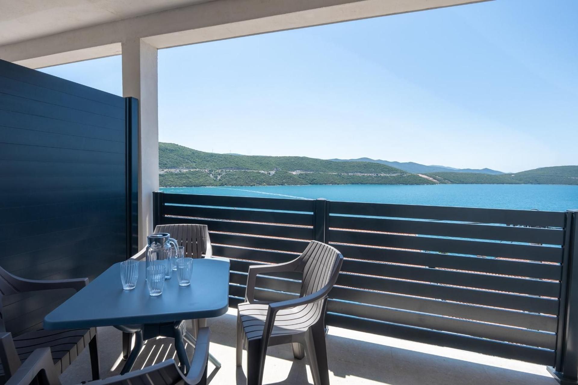 Luxury One Bedroom Apartment