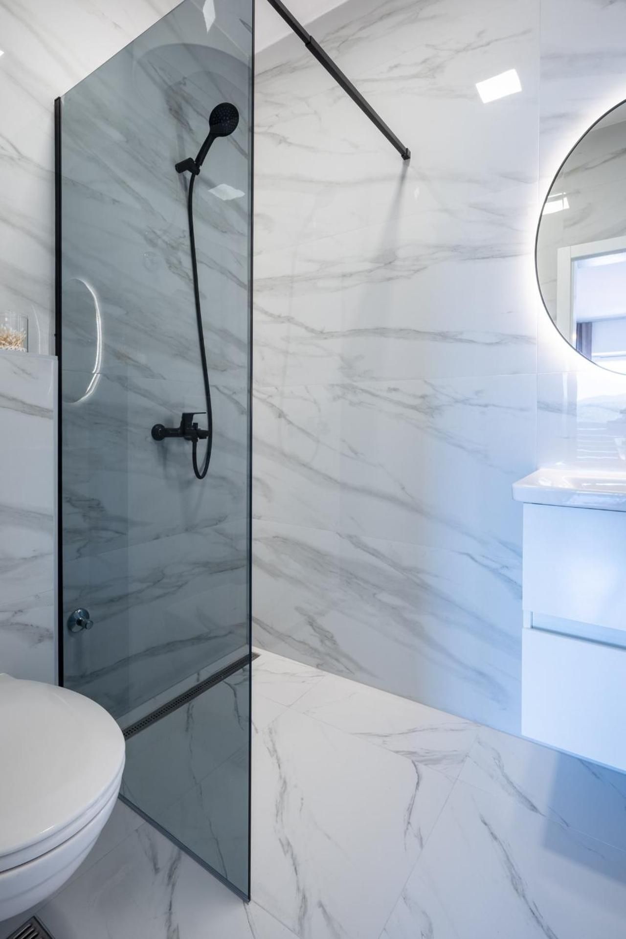 Luxury One Bedroom Apartment