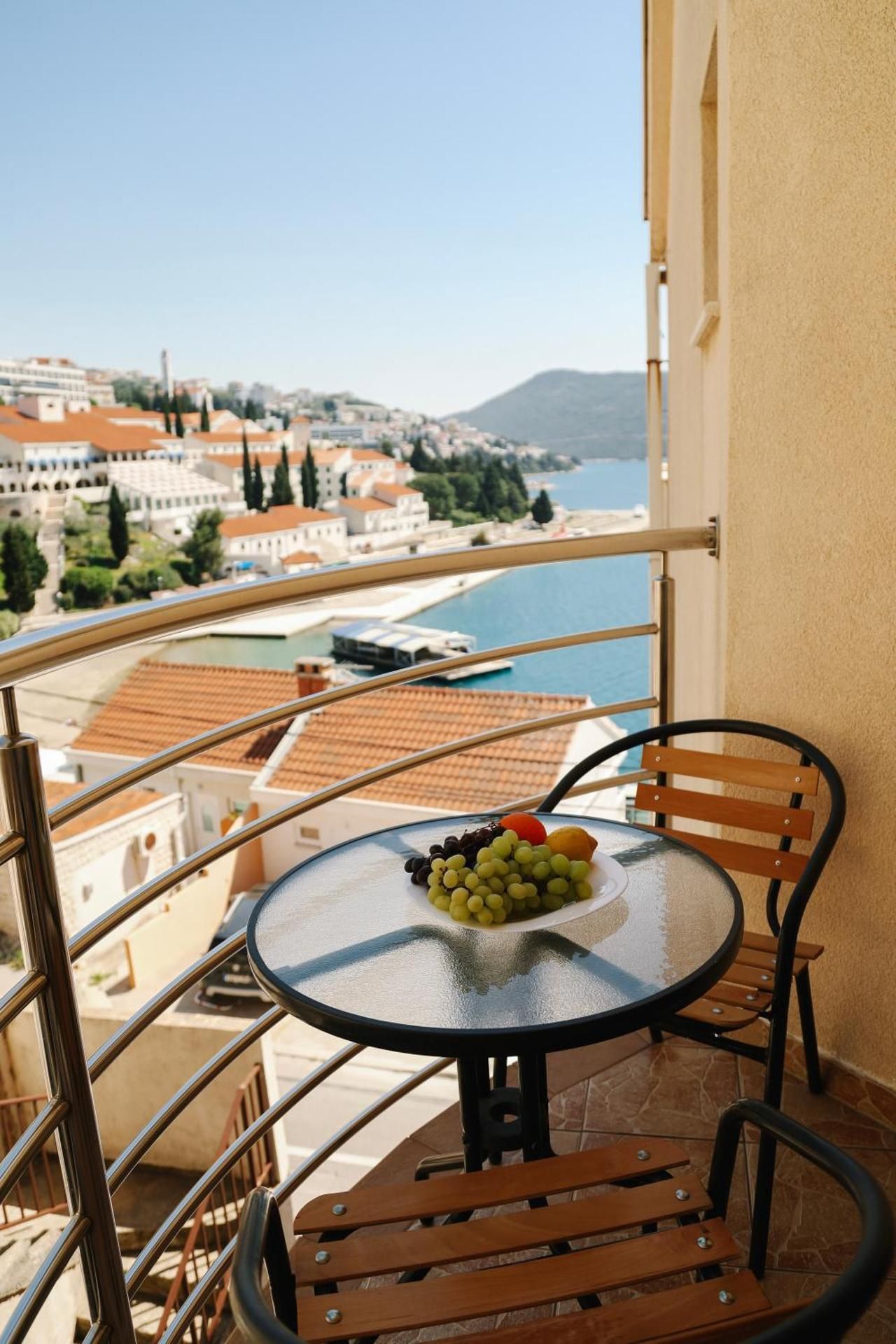Deluxe Double Room with Side Sea View