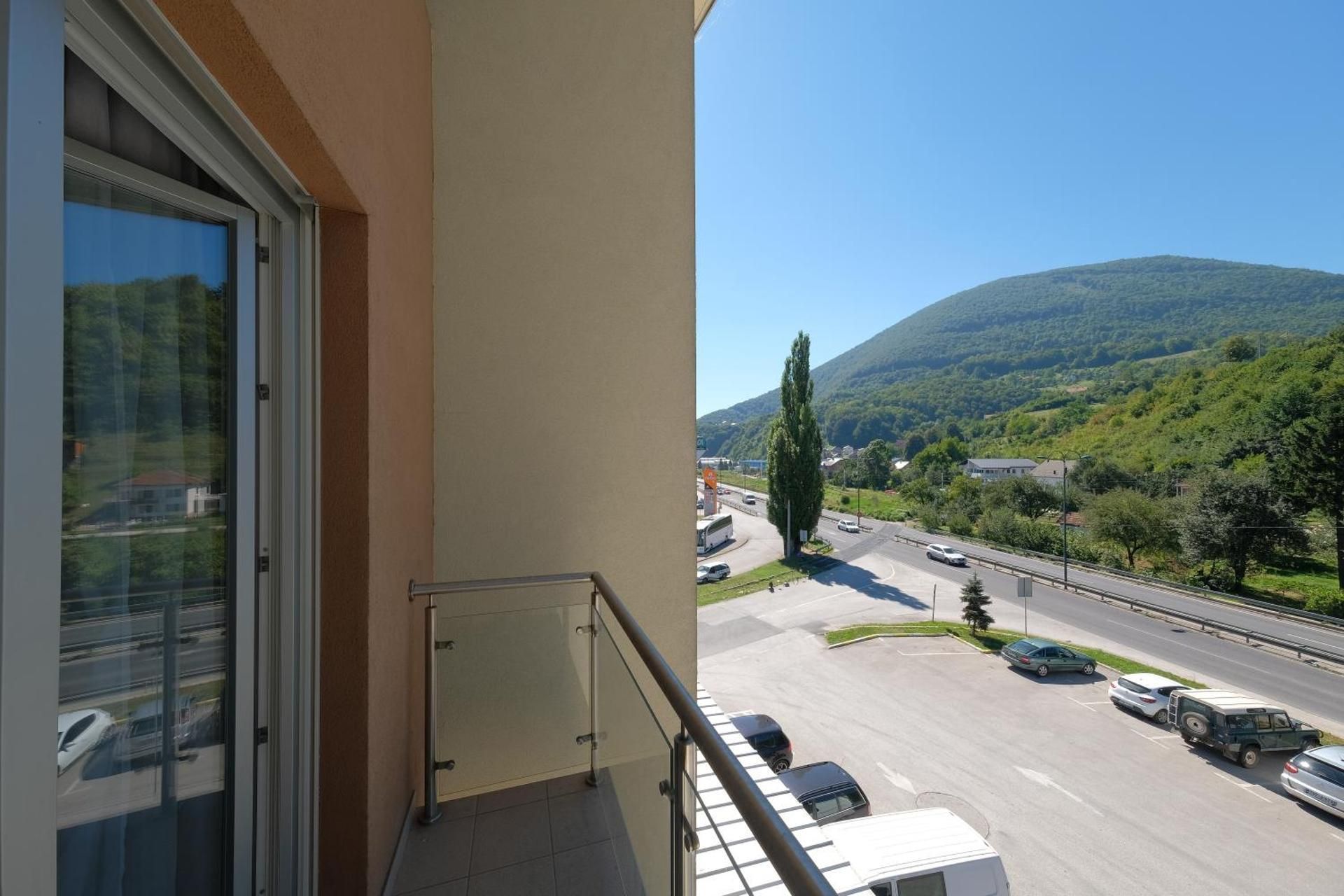 Deluxe Double Room (2 Adults + 1 Child)