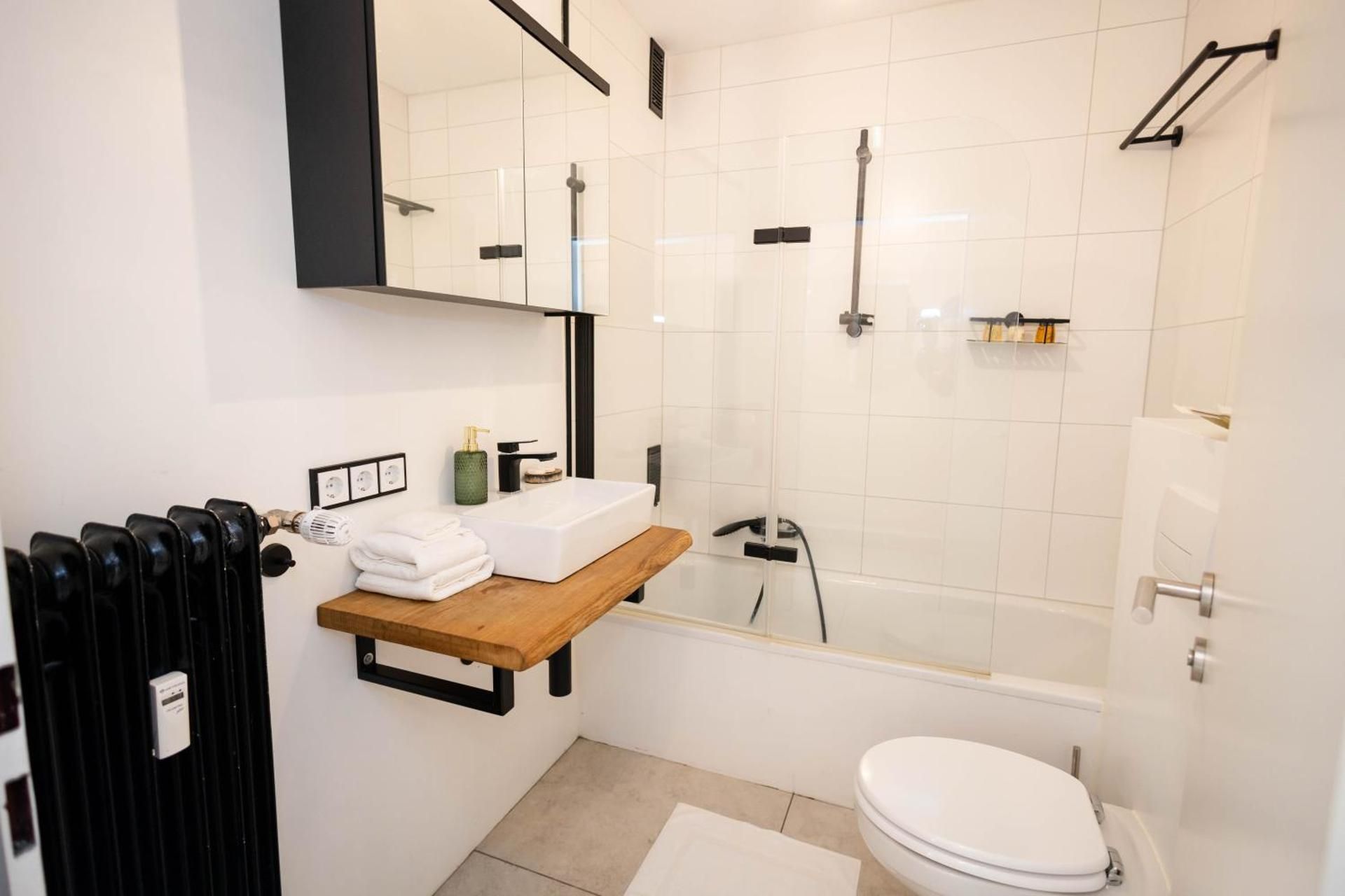 Suites Aix la Chapelle, Exclusive Apartments, Wellness and more, Aachen Eilendorf Deluxe King Suite 2