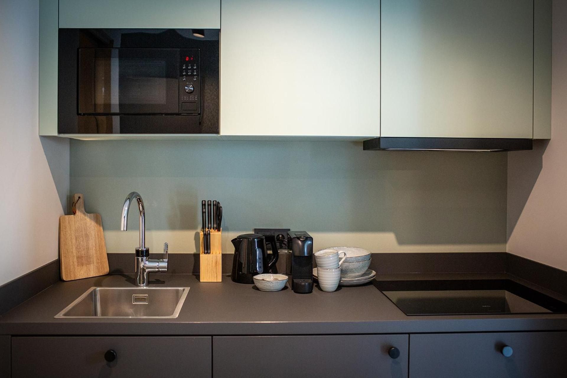Deluxe Studio
