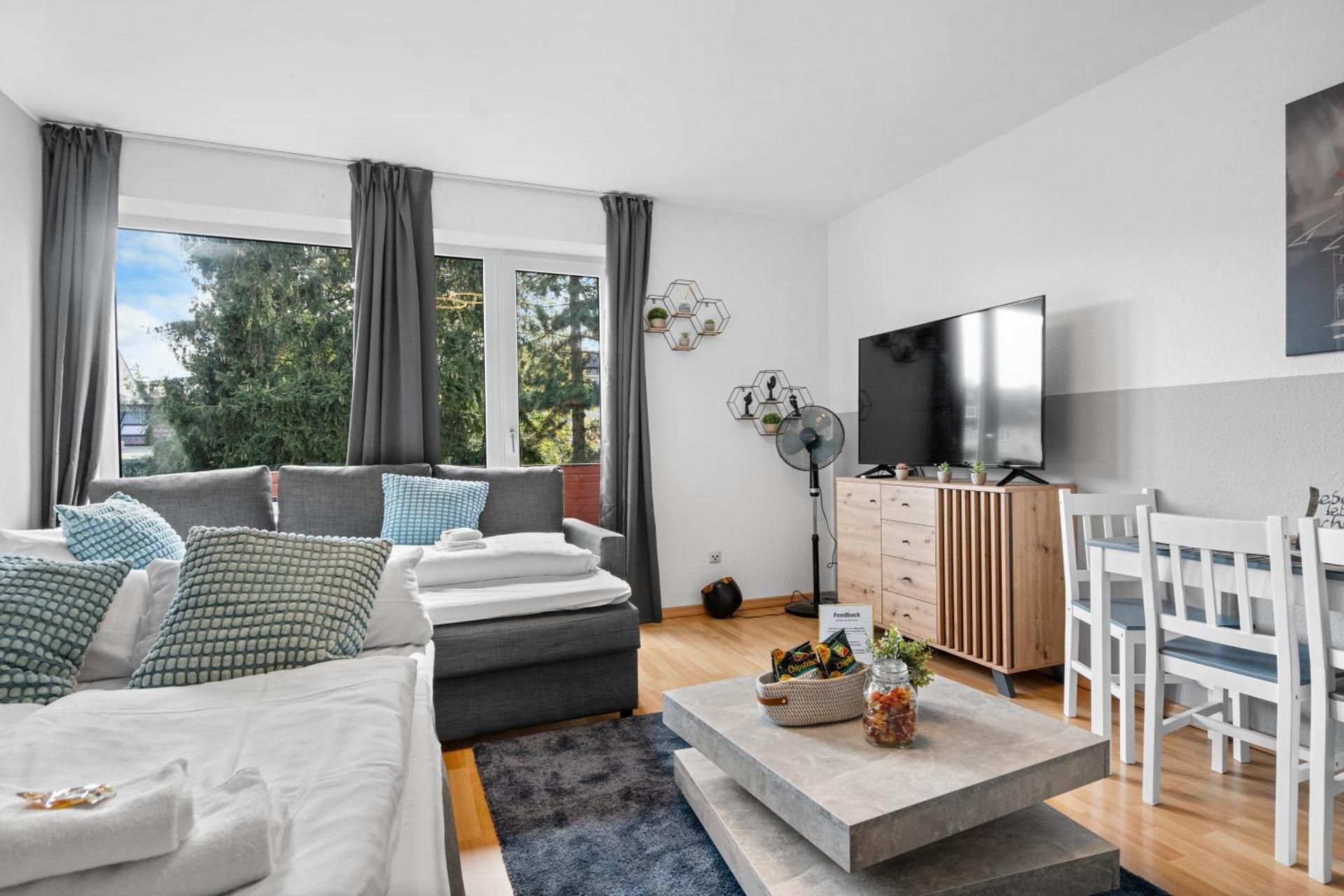 One-Bedroom Apartment with Balcony