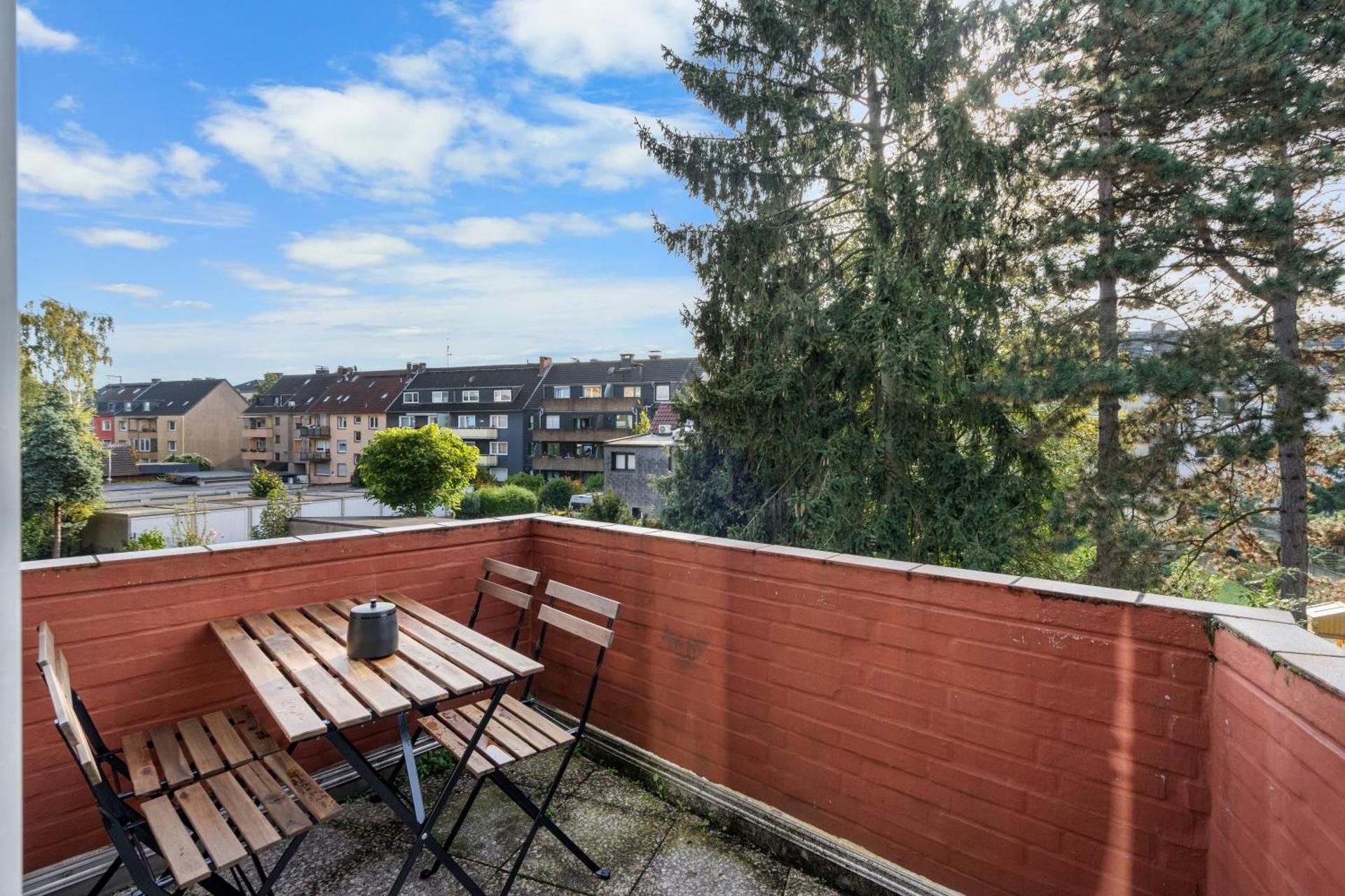 One-Bedroom Apartment with Balcony
