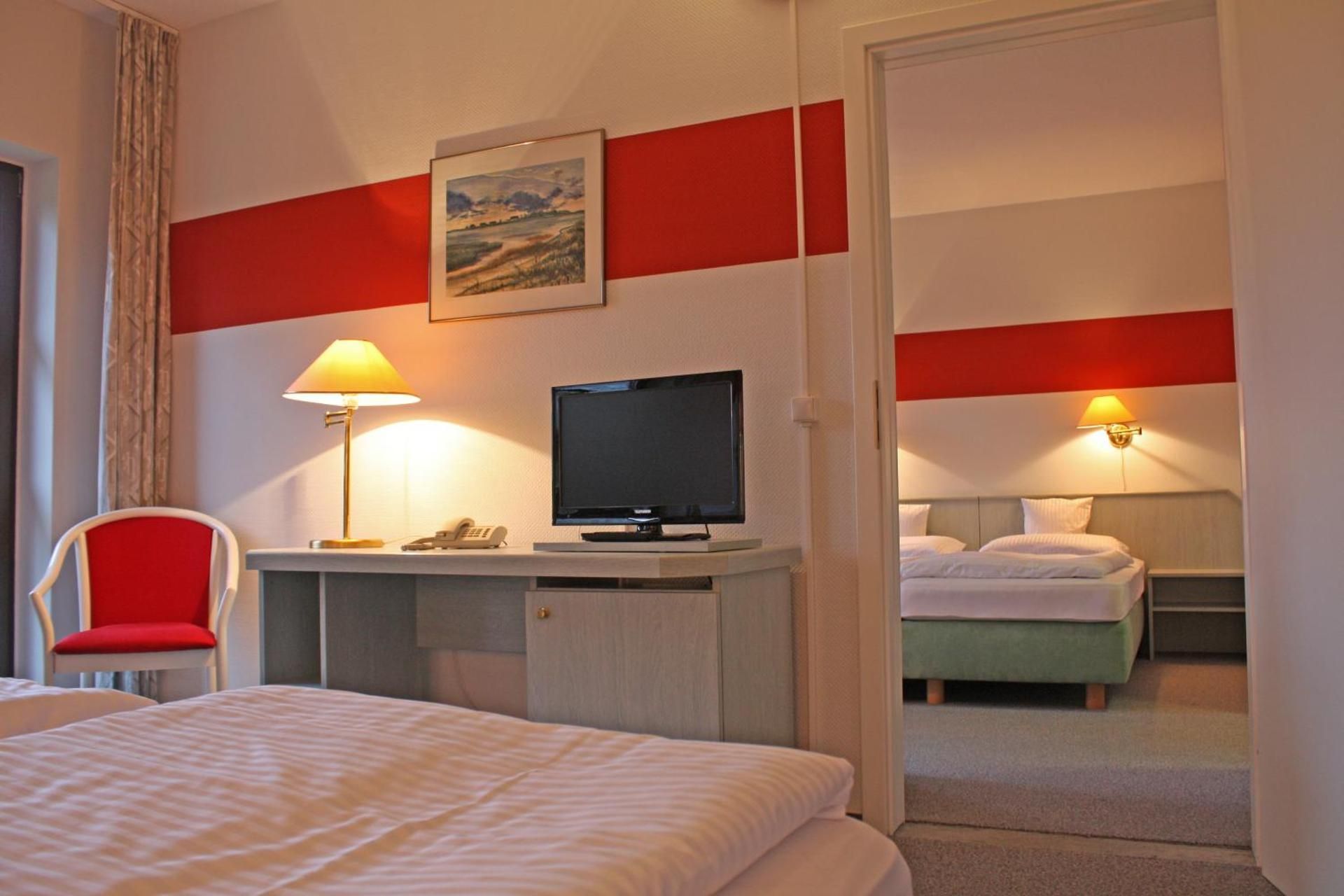 Family Room (2 Adults + 2 Children)