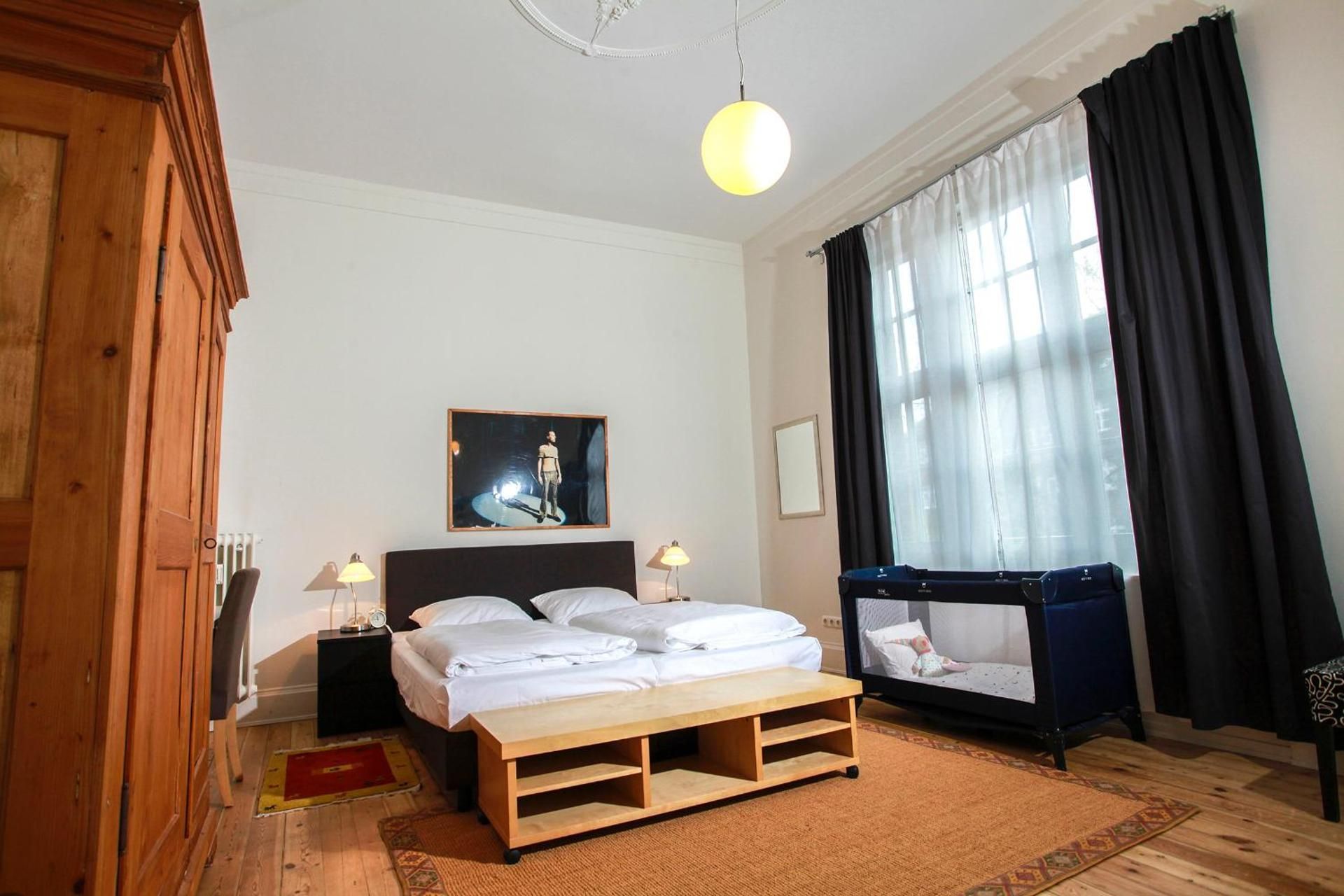 Family Room (3 Adults)