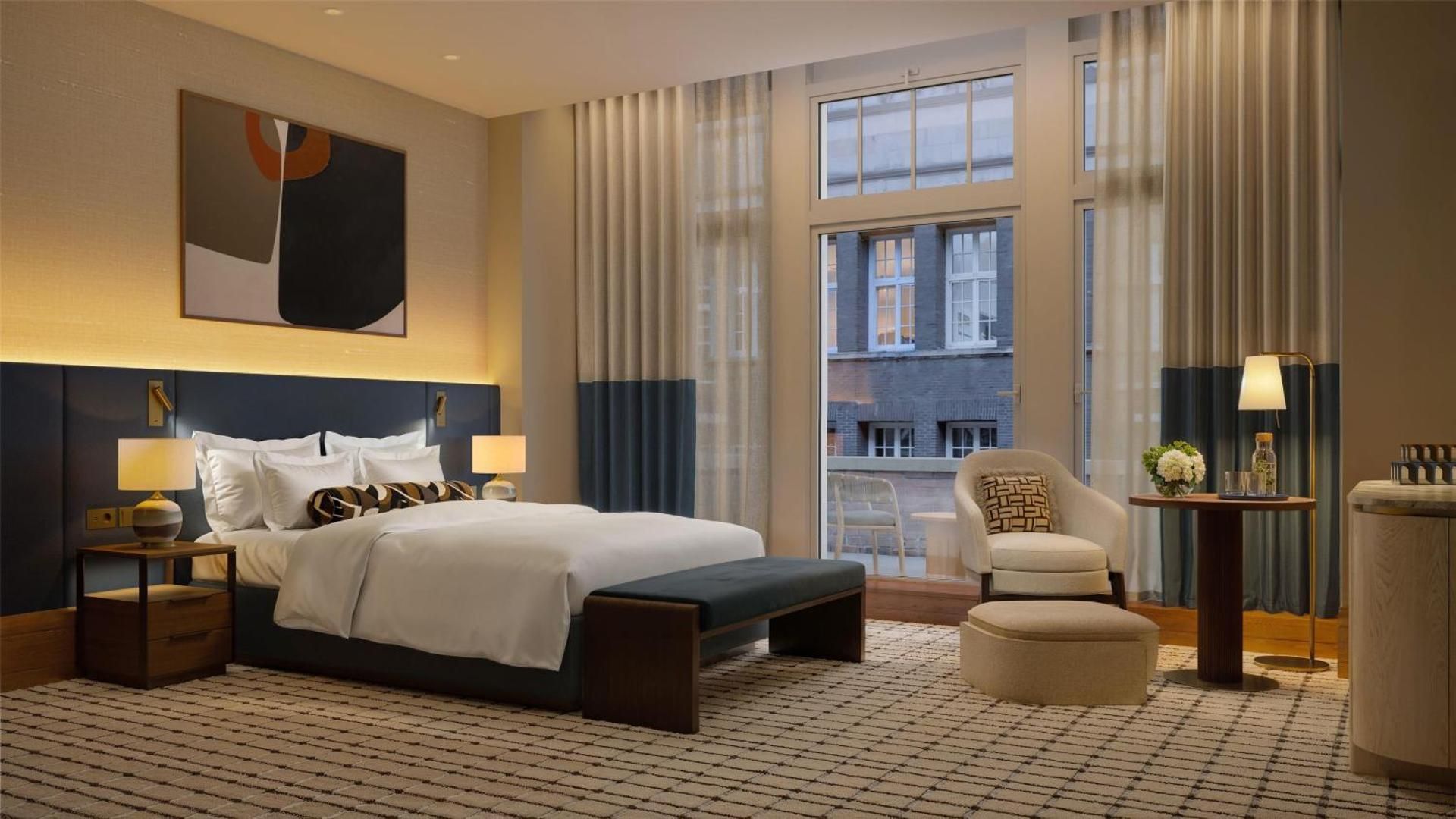 QUEEN DELUXE ROOM WITH BALCONY