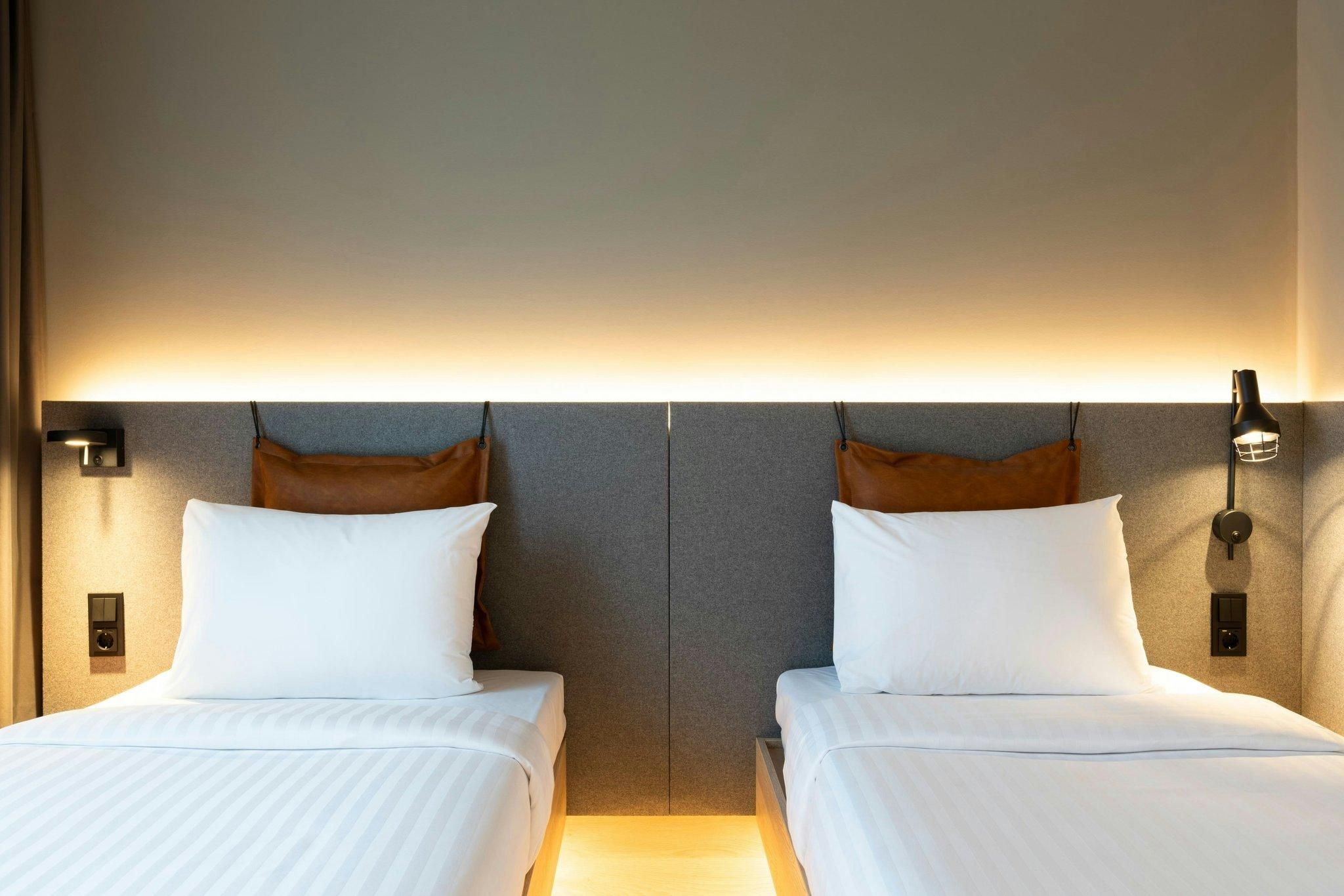 moxy twin sleeper, guest room, 2 twin