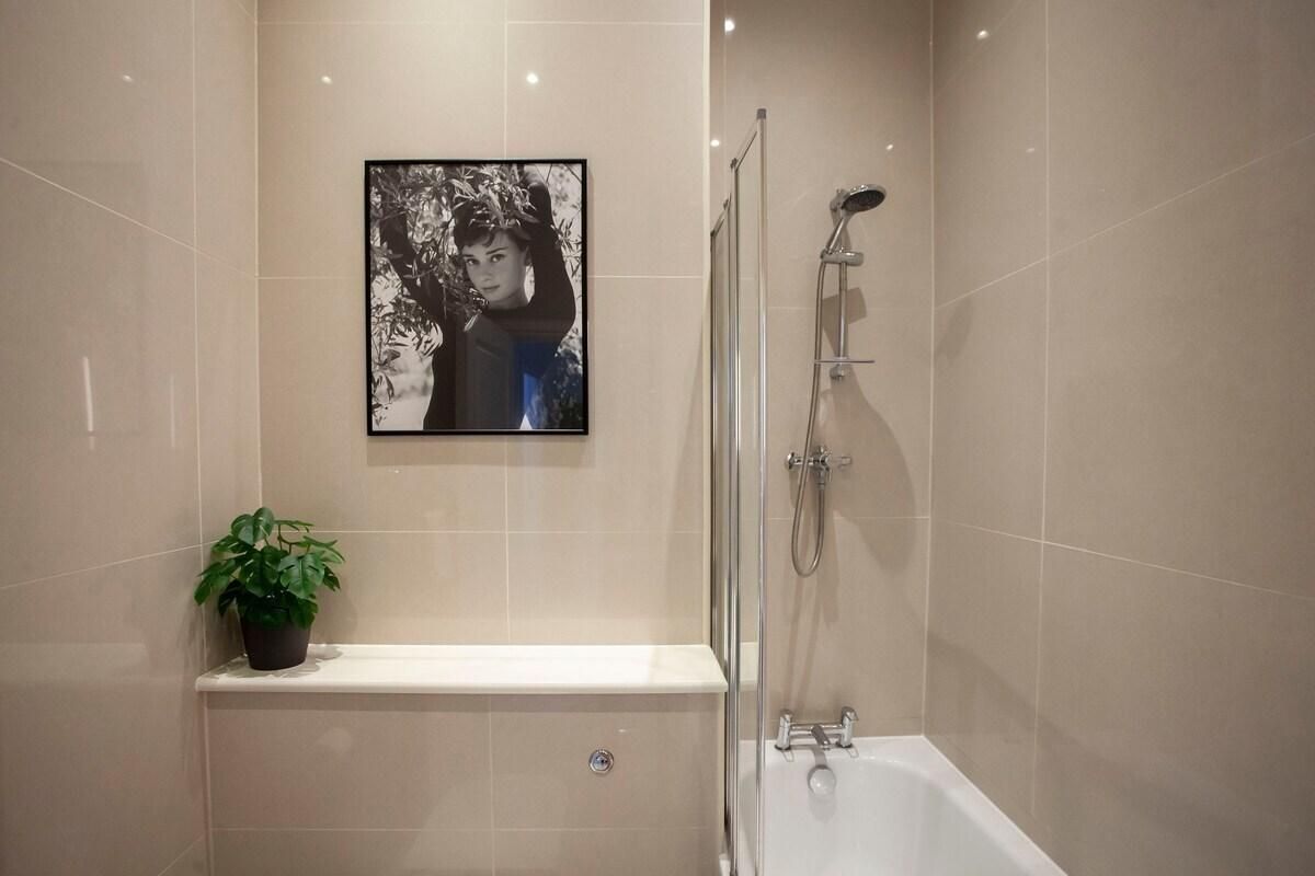 City view-Private Bathroom-Apartment-AH