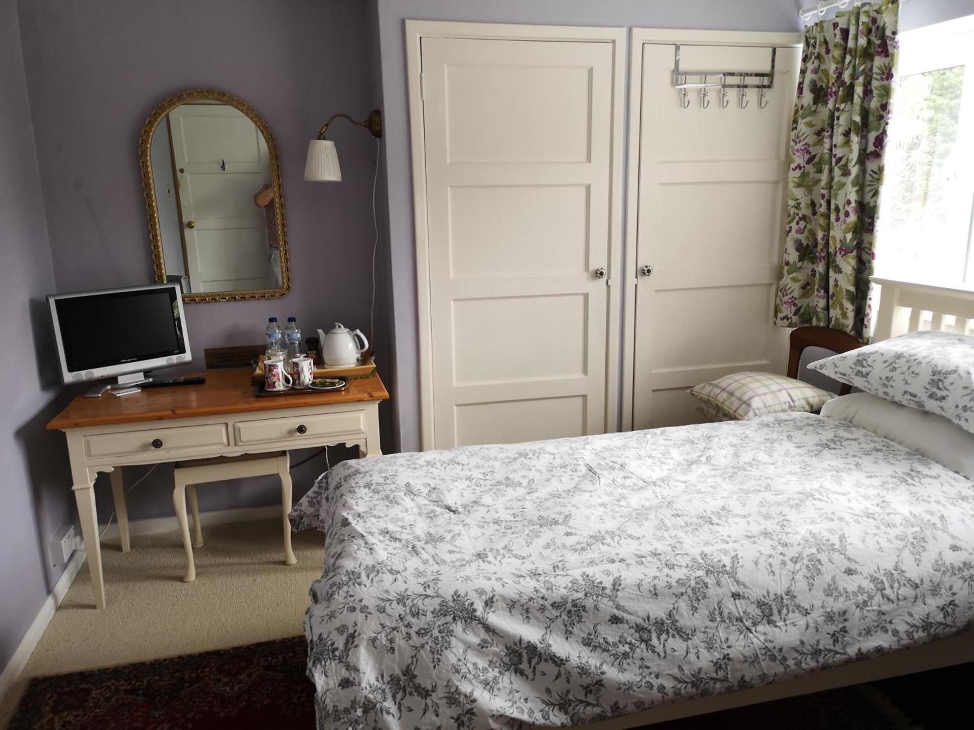 UPTHEDOWNS B&B Standard Twin Room with Garden View 2