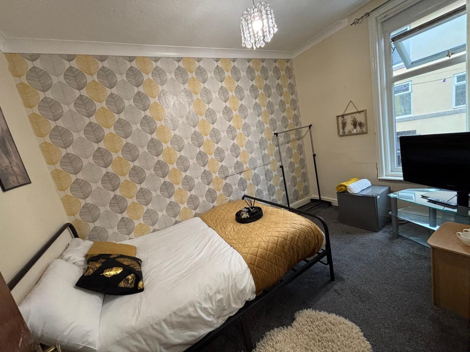 Affordable Golden Mile Blackpool Hotel Budget Double Room 3