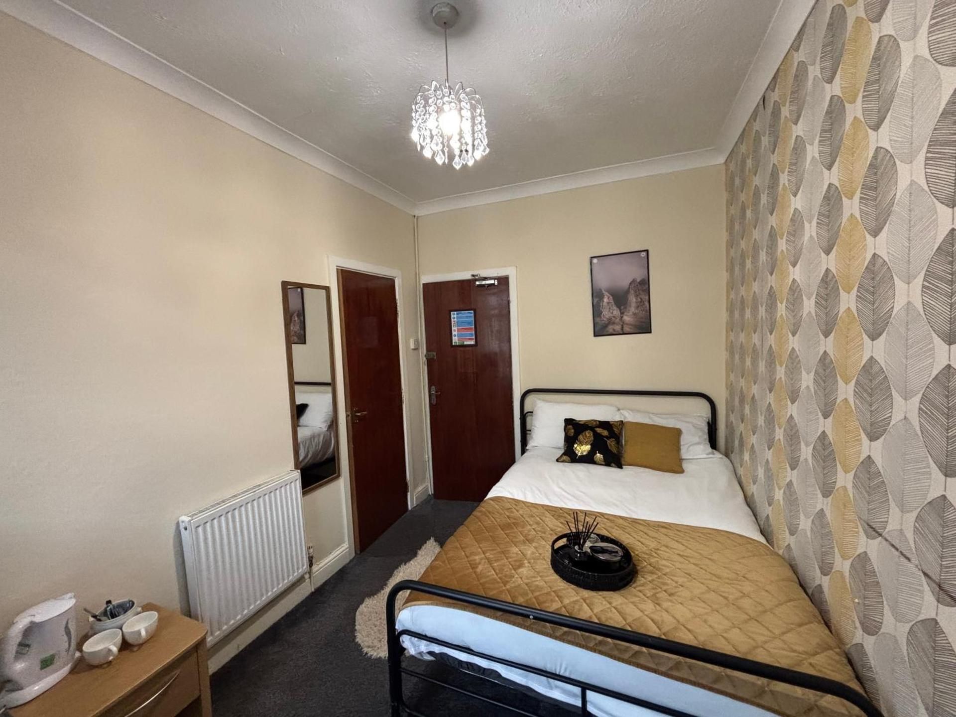 Affordable Golden Mile Blackpool Hotel Budget Double Room
