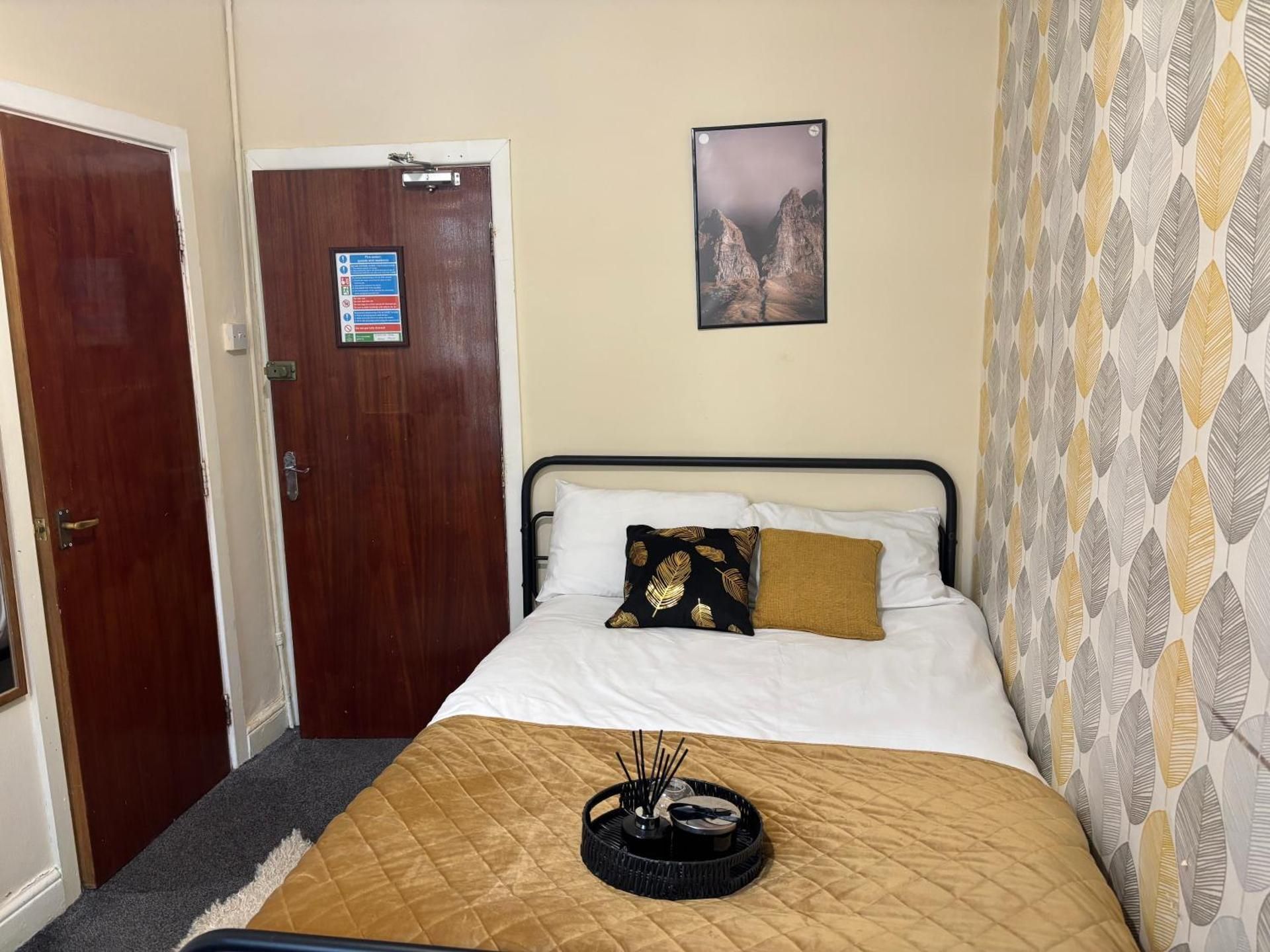 Affordable Golden Mile Blackpool Hotel Budget Double Room 2