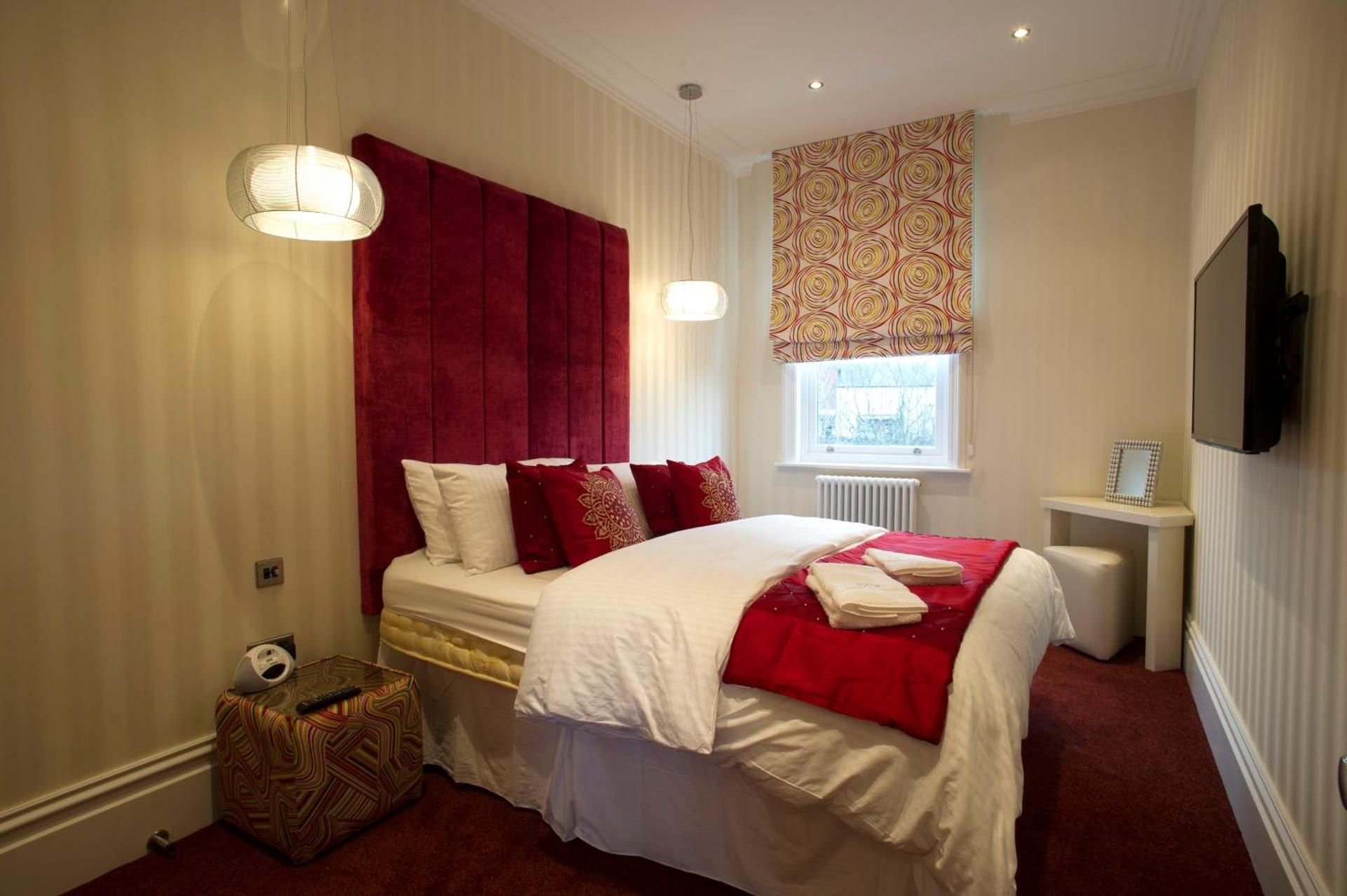 Mode Breck Apartments Three-Bedroom Luxury Duplex Suite