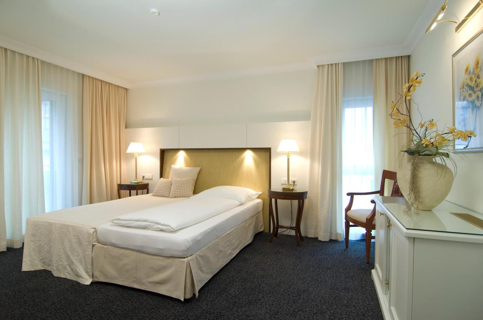 Elegance Single Room
