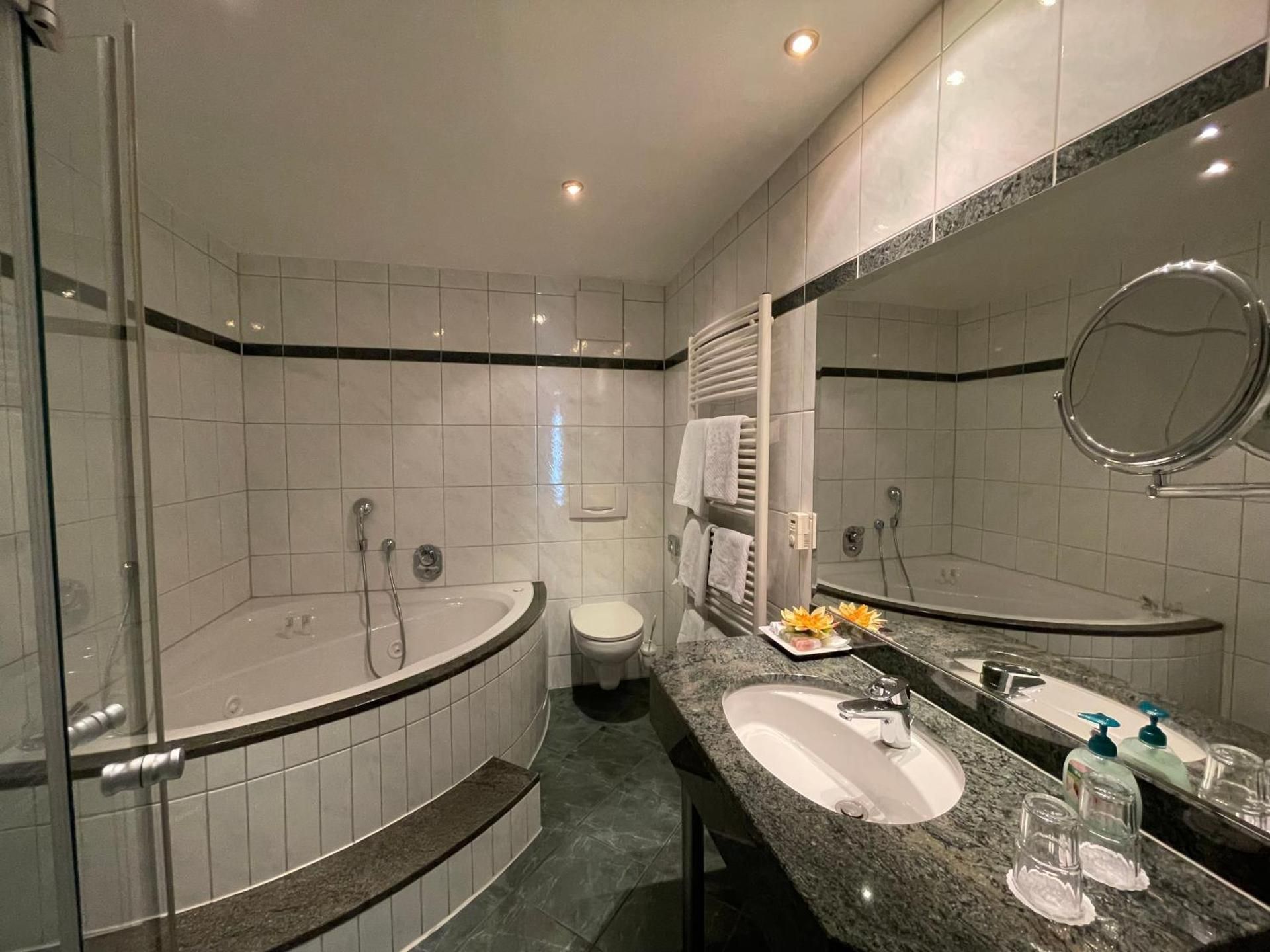 Comfort Room with Whirlpool