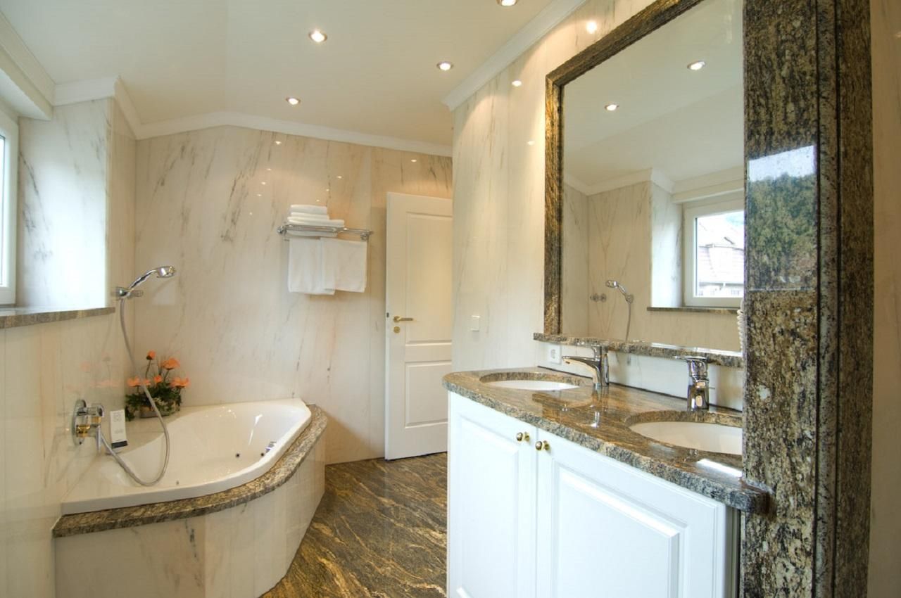 Suite Jacuzzi Room