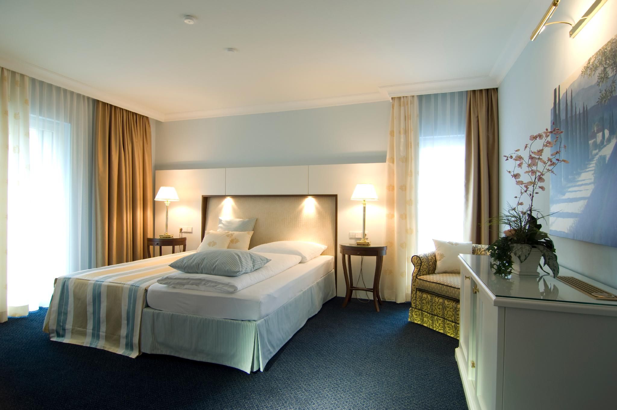Elegance Room