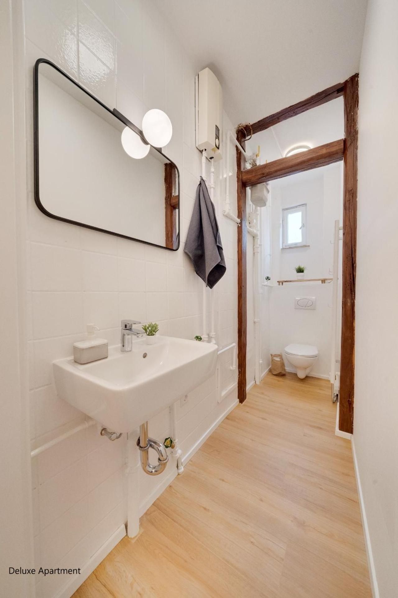 DELUXE APARTMENT