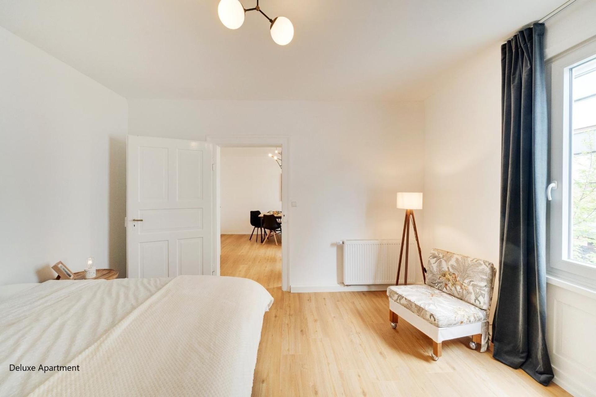 DELUXE APARTMENT