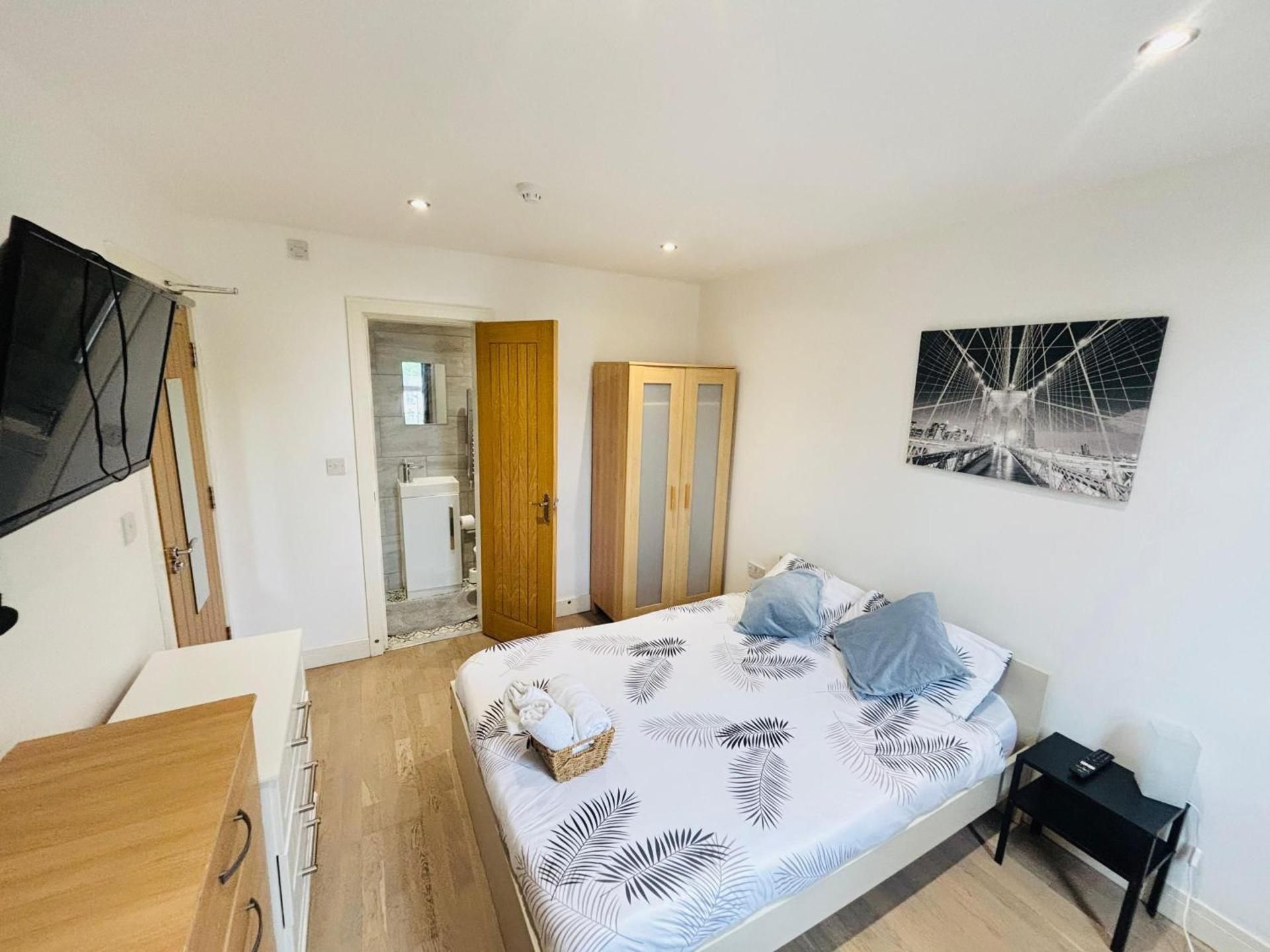 Deluxe Queen Room