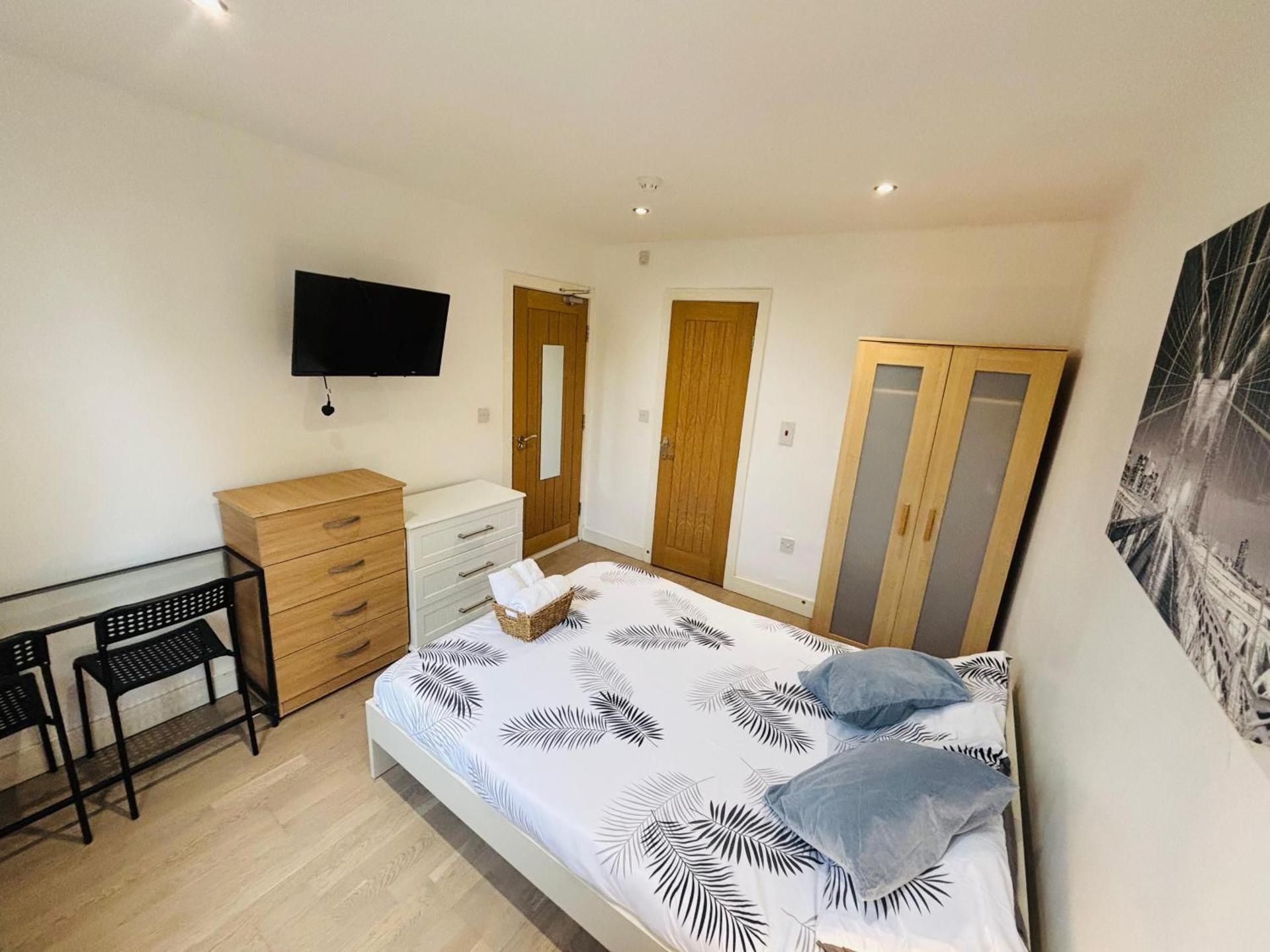 Deluxe Queen Room