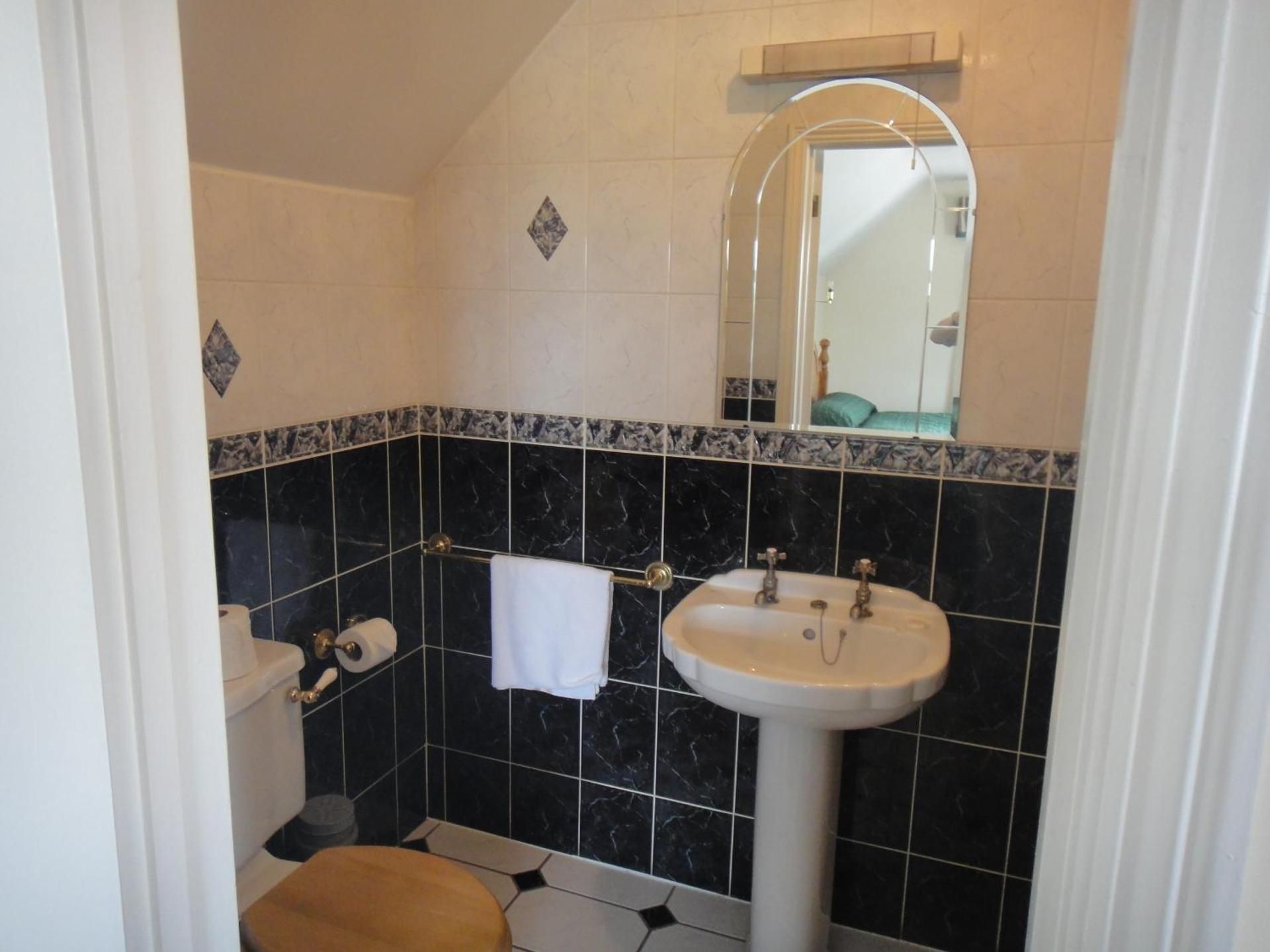 Gibtel Lodge & Cafe Twin Room 2