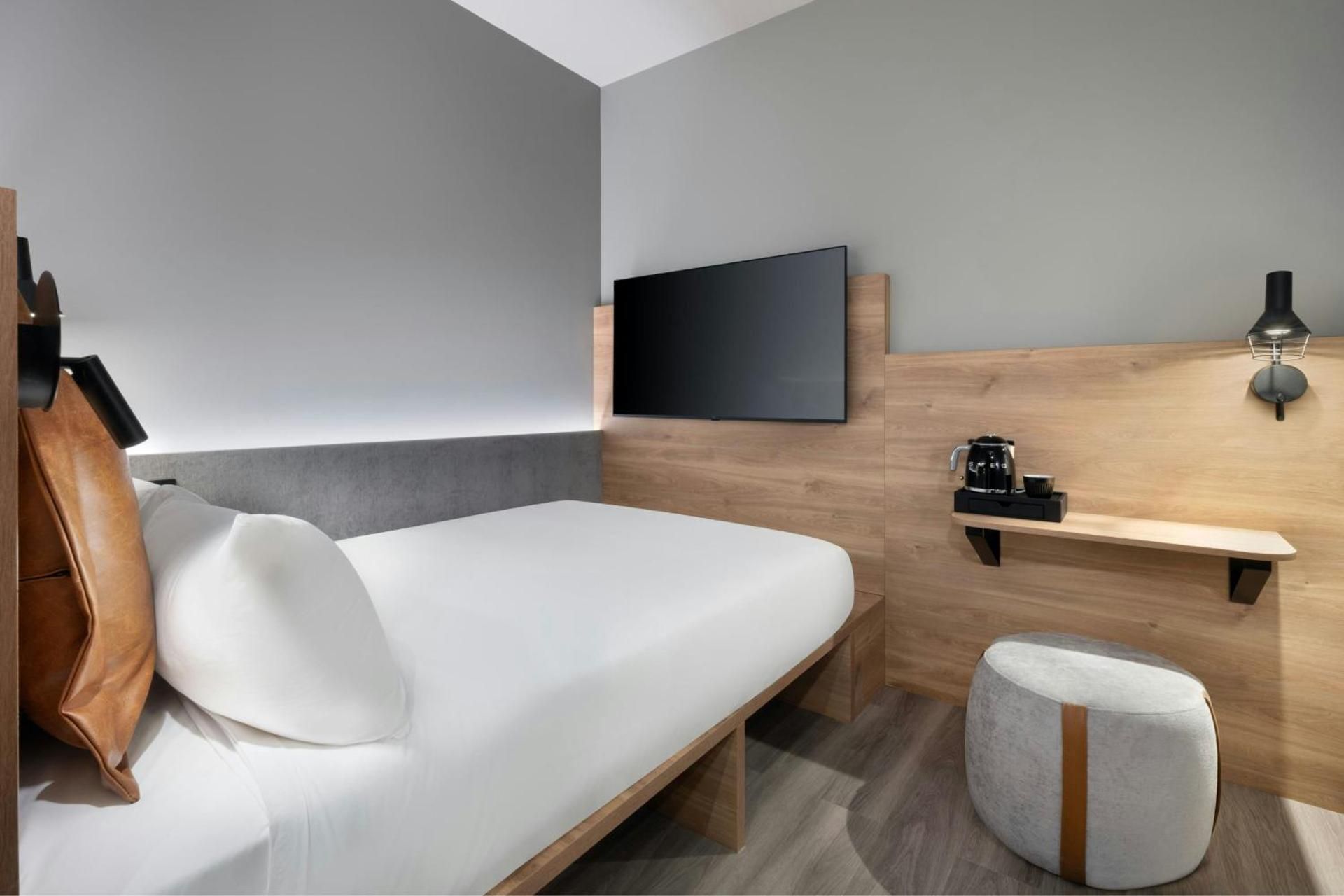 Moxy Hideaway Sleeper Queen Room - No Window