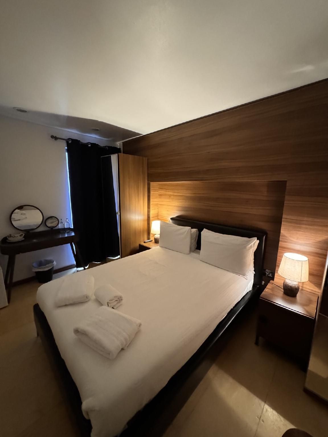 Suite-Economy-Private Bathroom